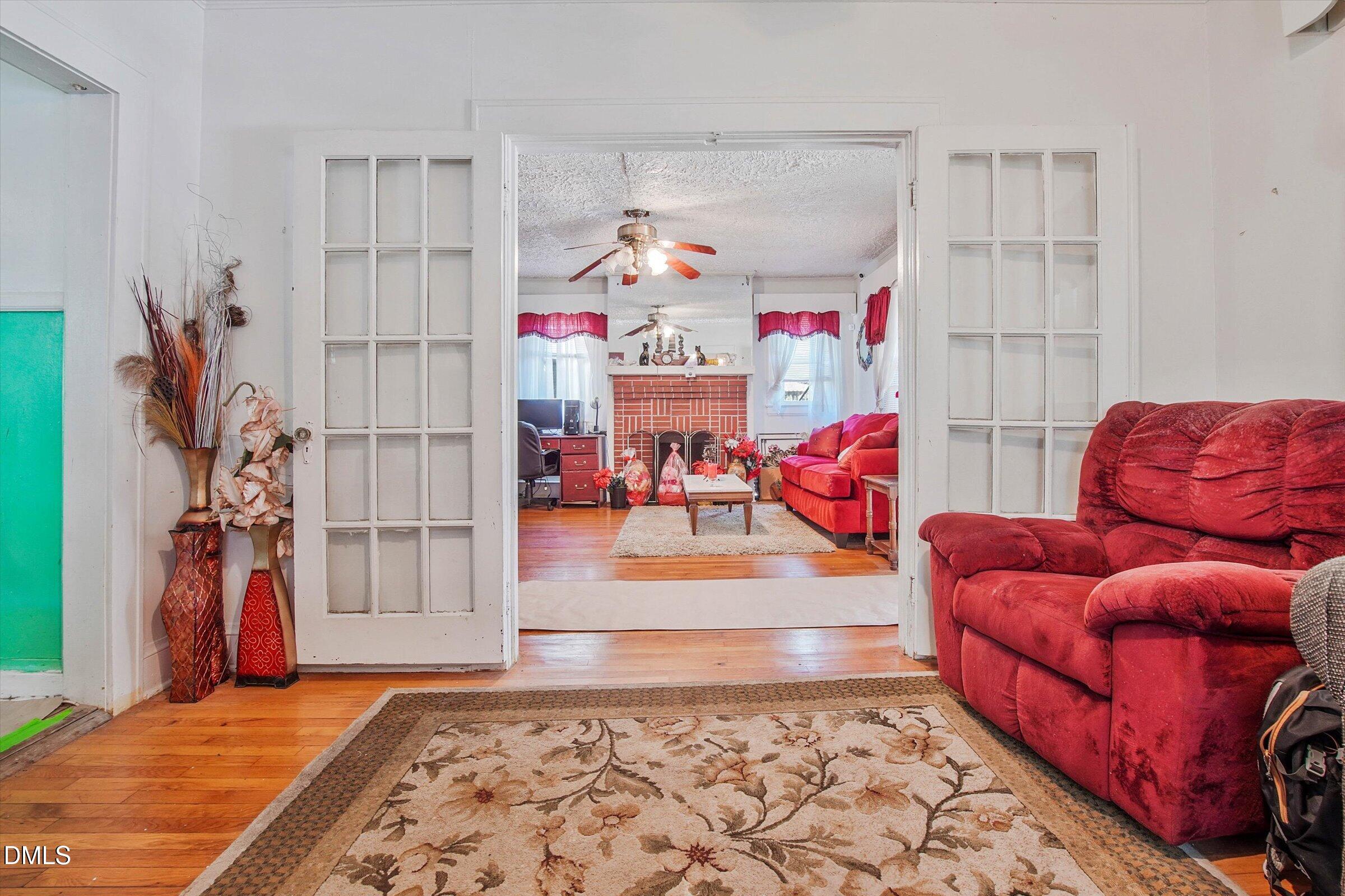 415 N Hyde Park Avenue Property Photo 4