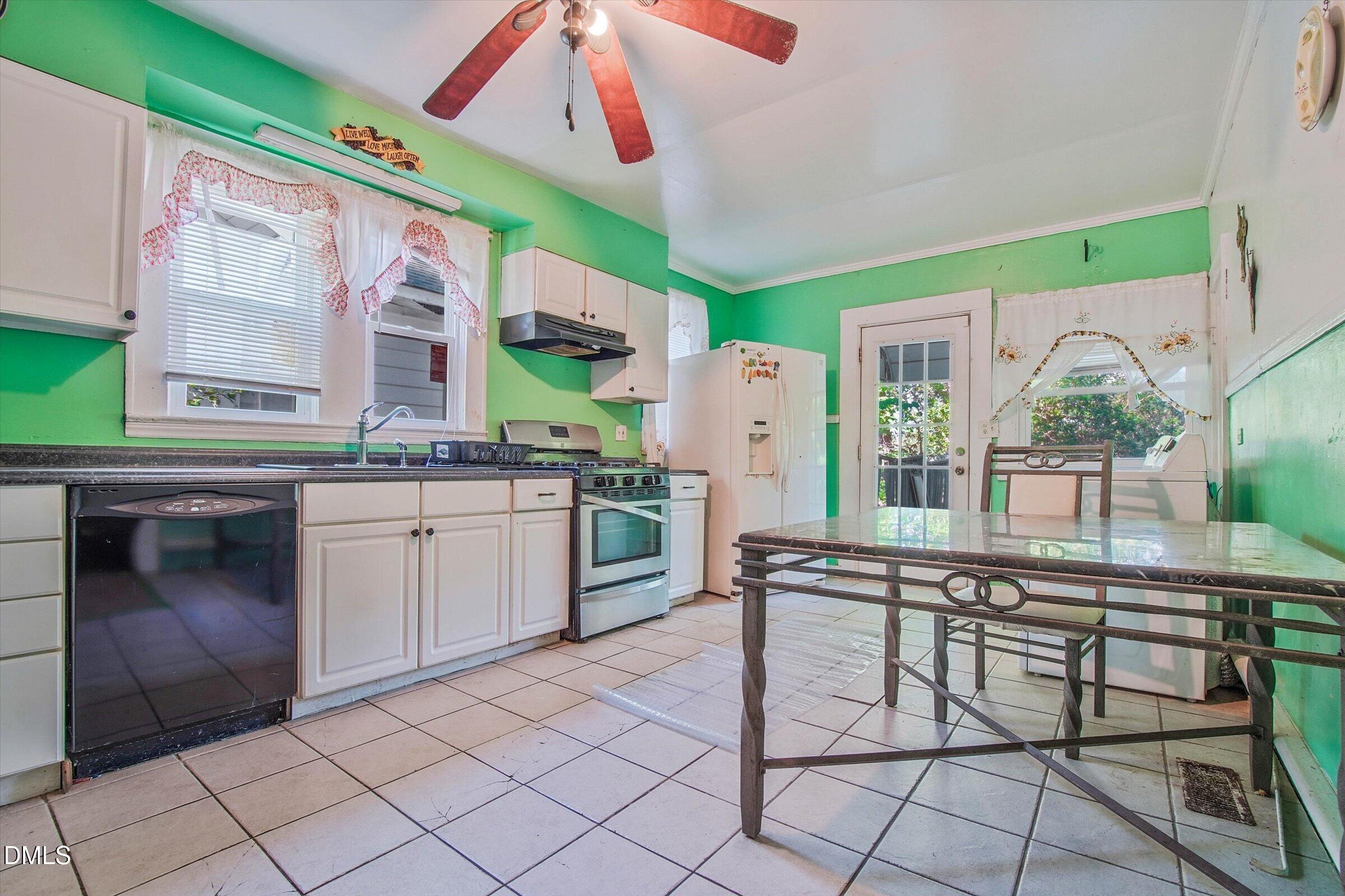 415 N Hyde Park Avenue Property Photo 8