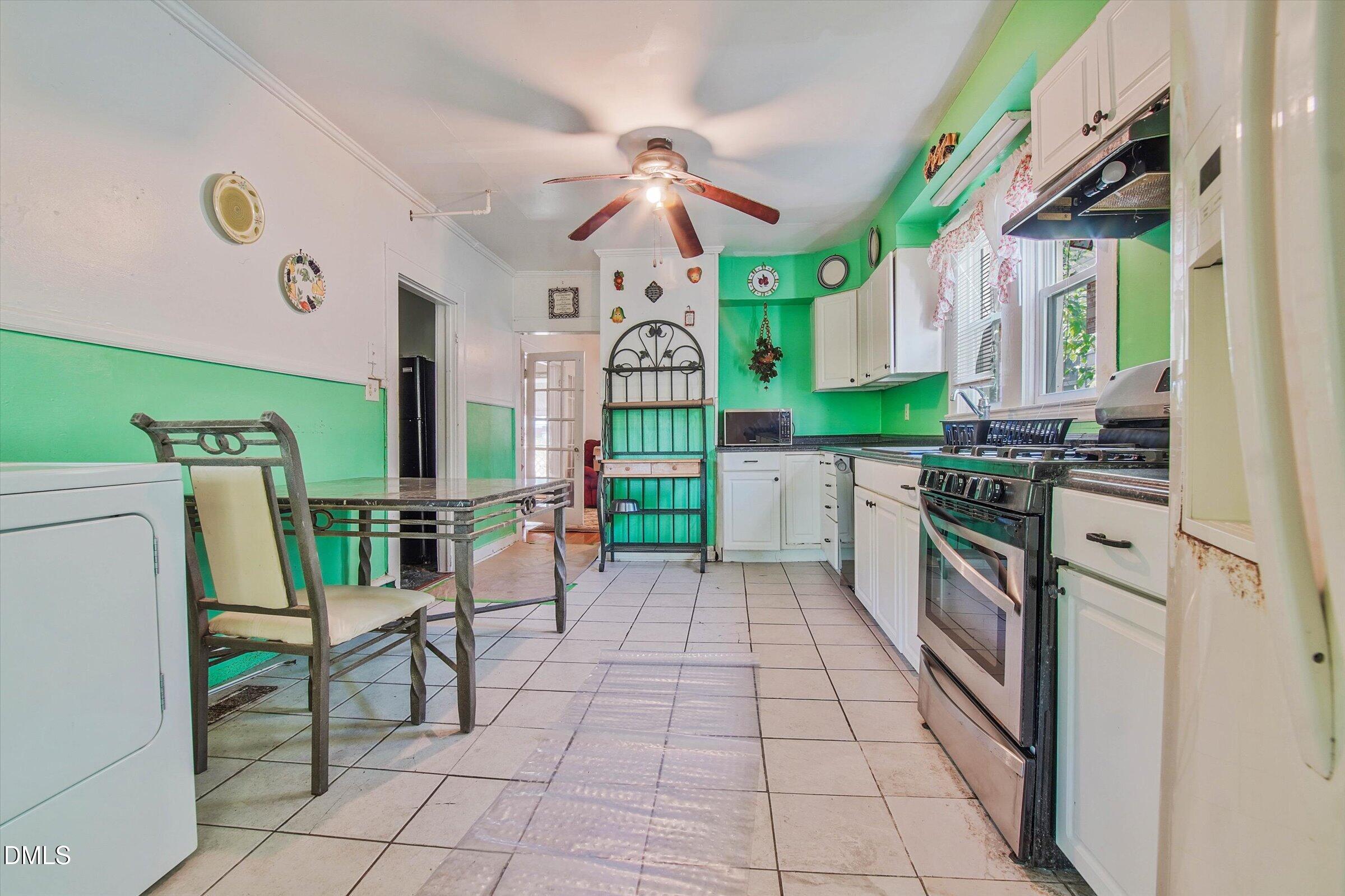 415 N Hyde Park Avenue Property Photo 9