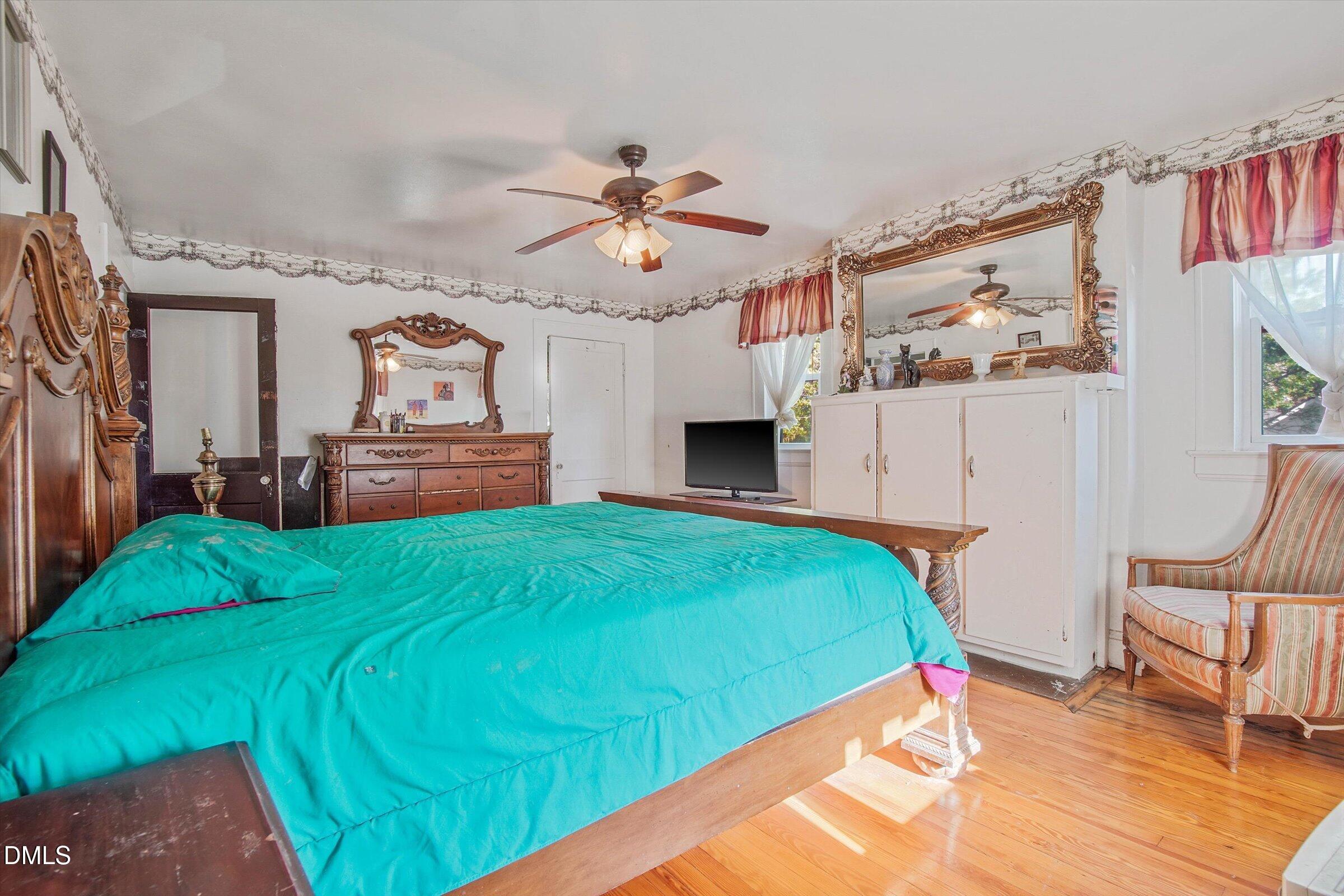 415 N Hyde Park Avenue Property Photo 11