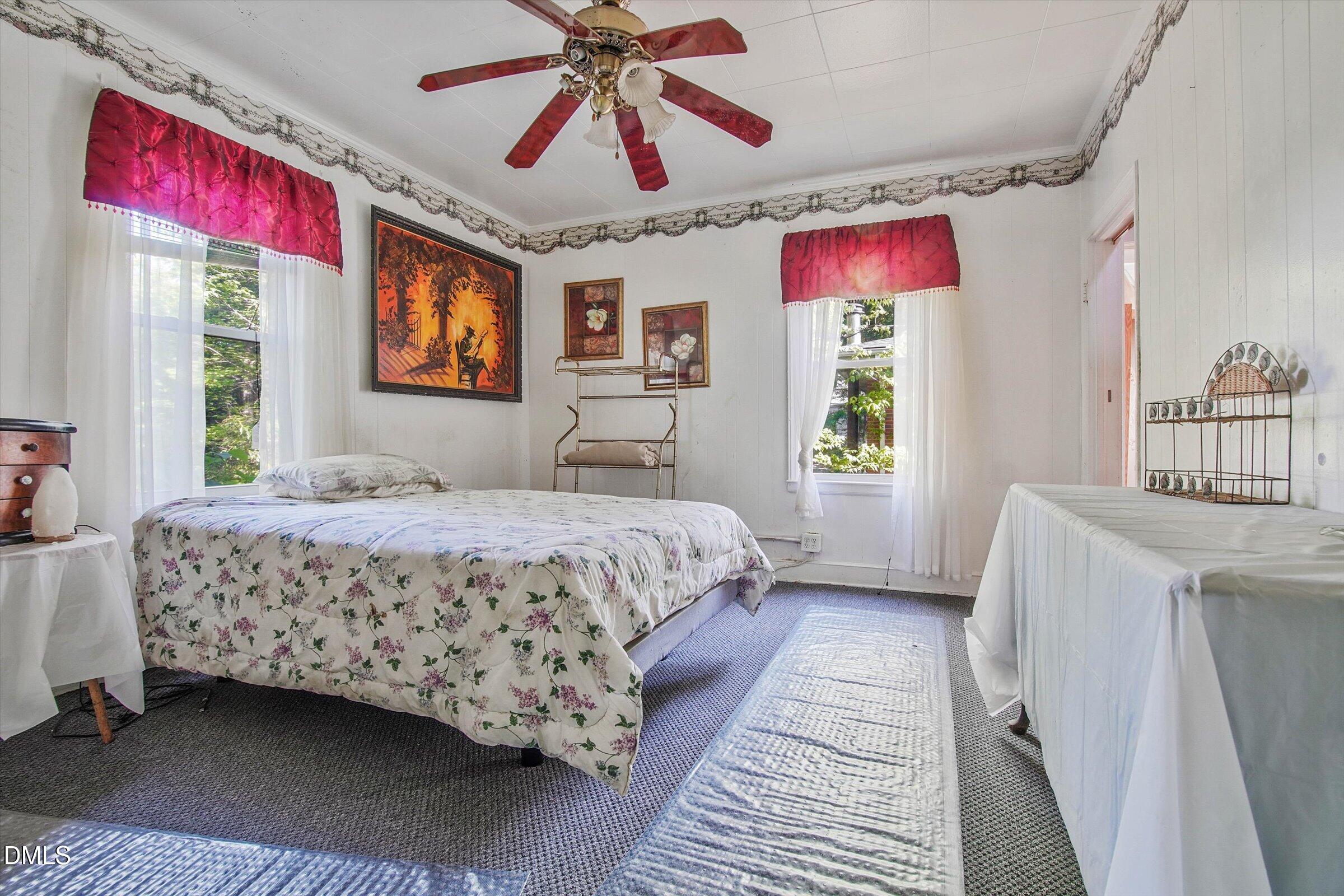 415 N Hyde Park Avenue Property Photo 12