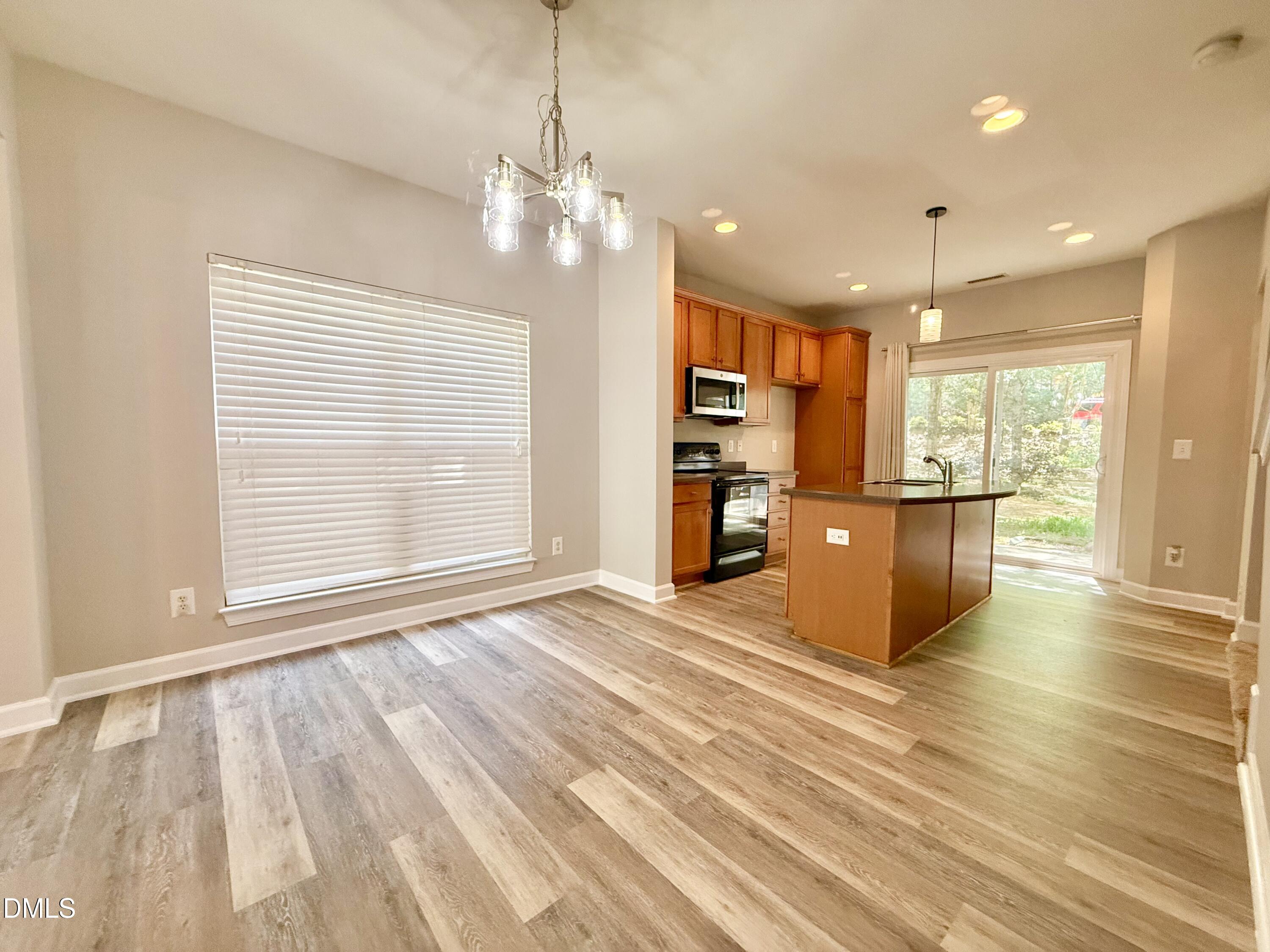 8815 Orchard Grove Way Property Photo 5