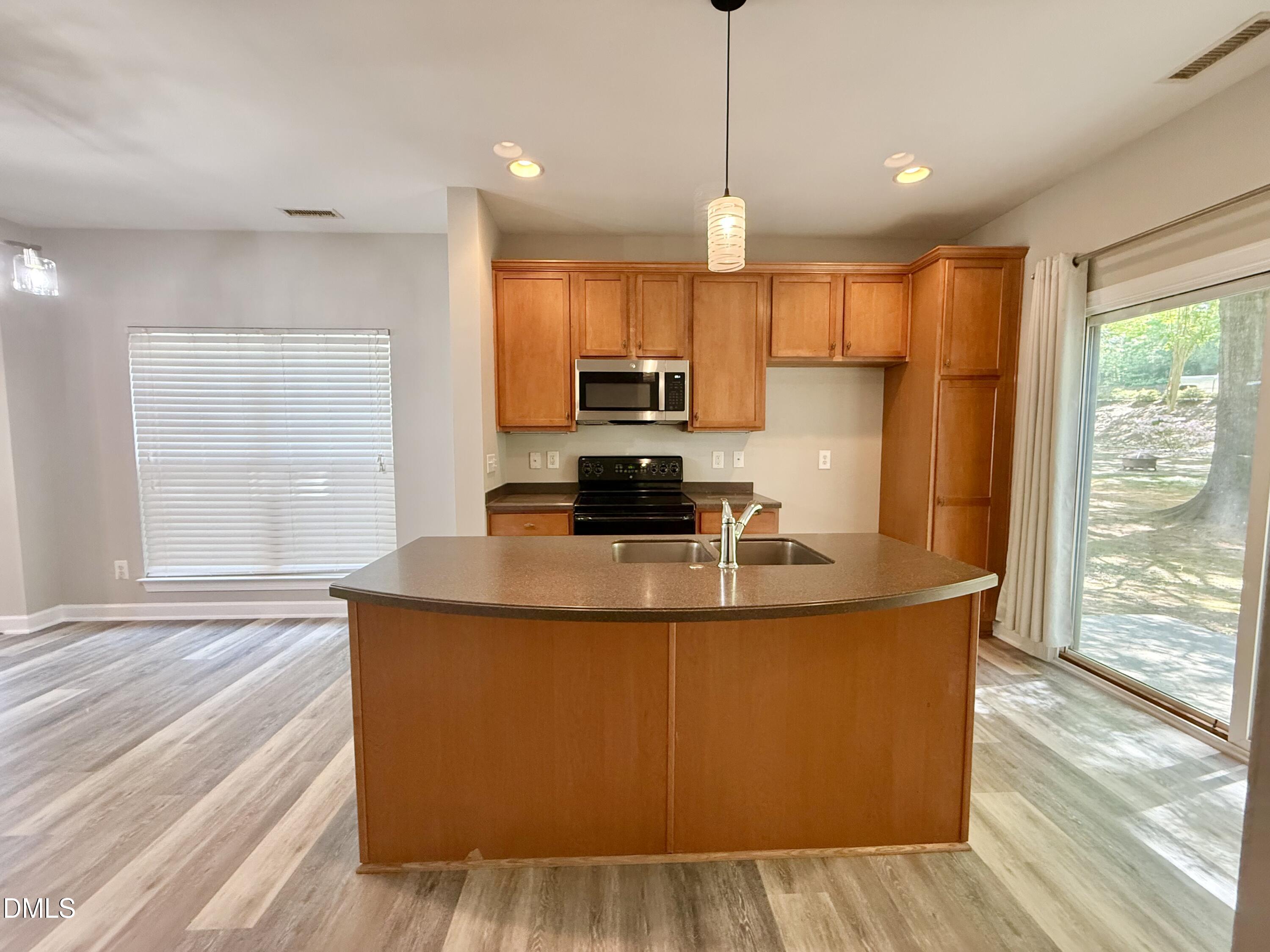 8815 Orchard Grove Way Property Photo 6