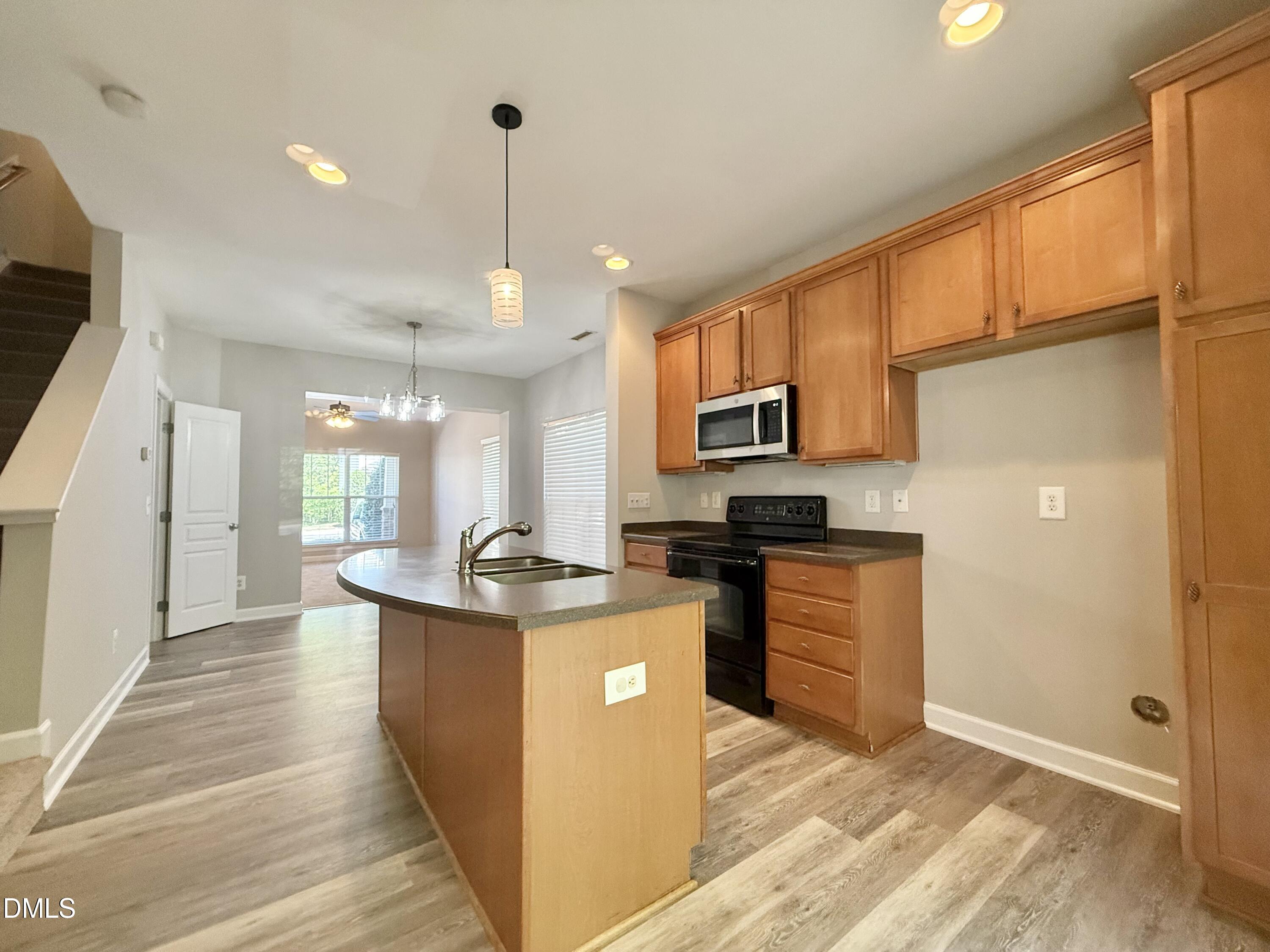 8815 Orchard Grove Way Property Photo 7
