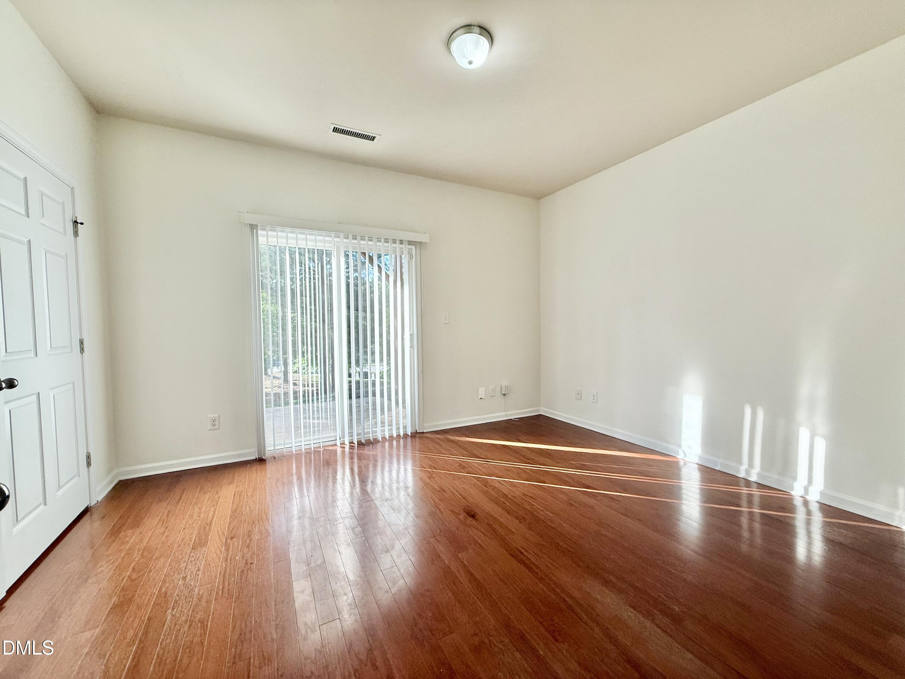 229 Dove Cottage Lane Property Photo 4
