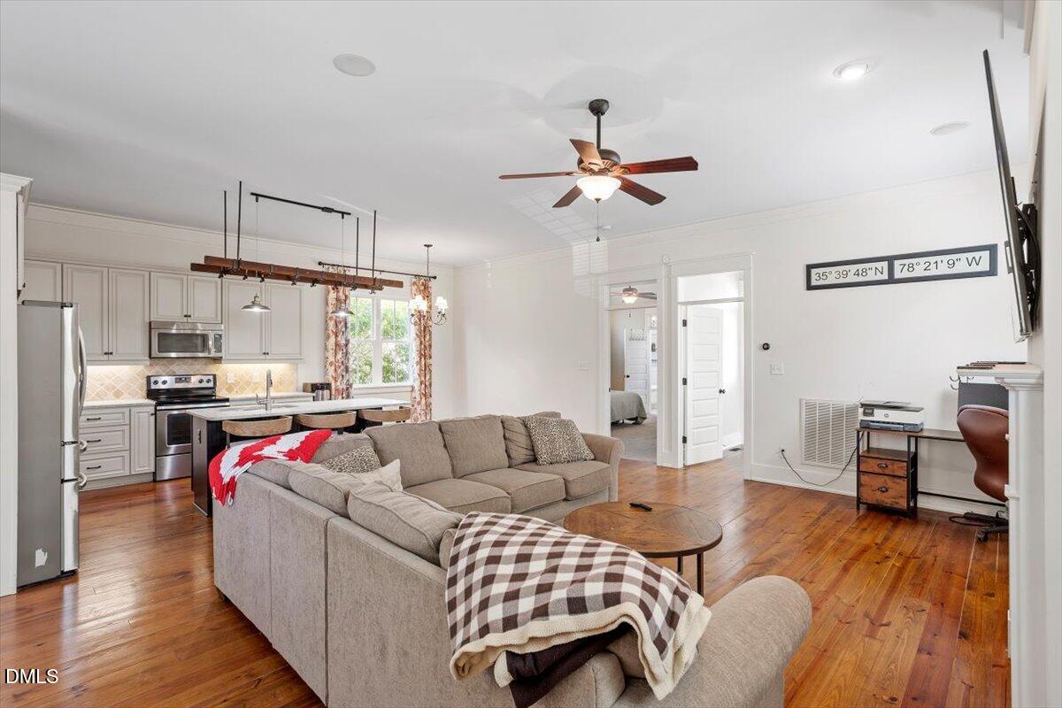 90 Ellen Circle Property Photo 5