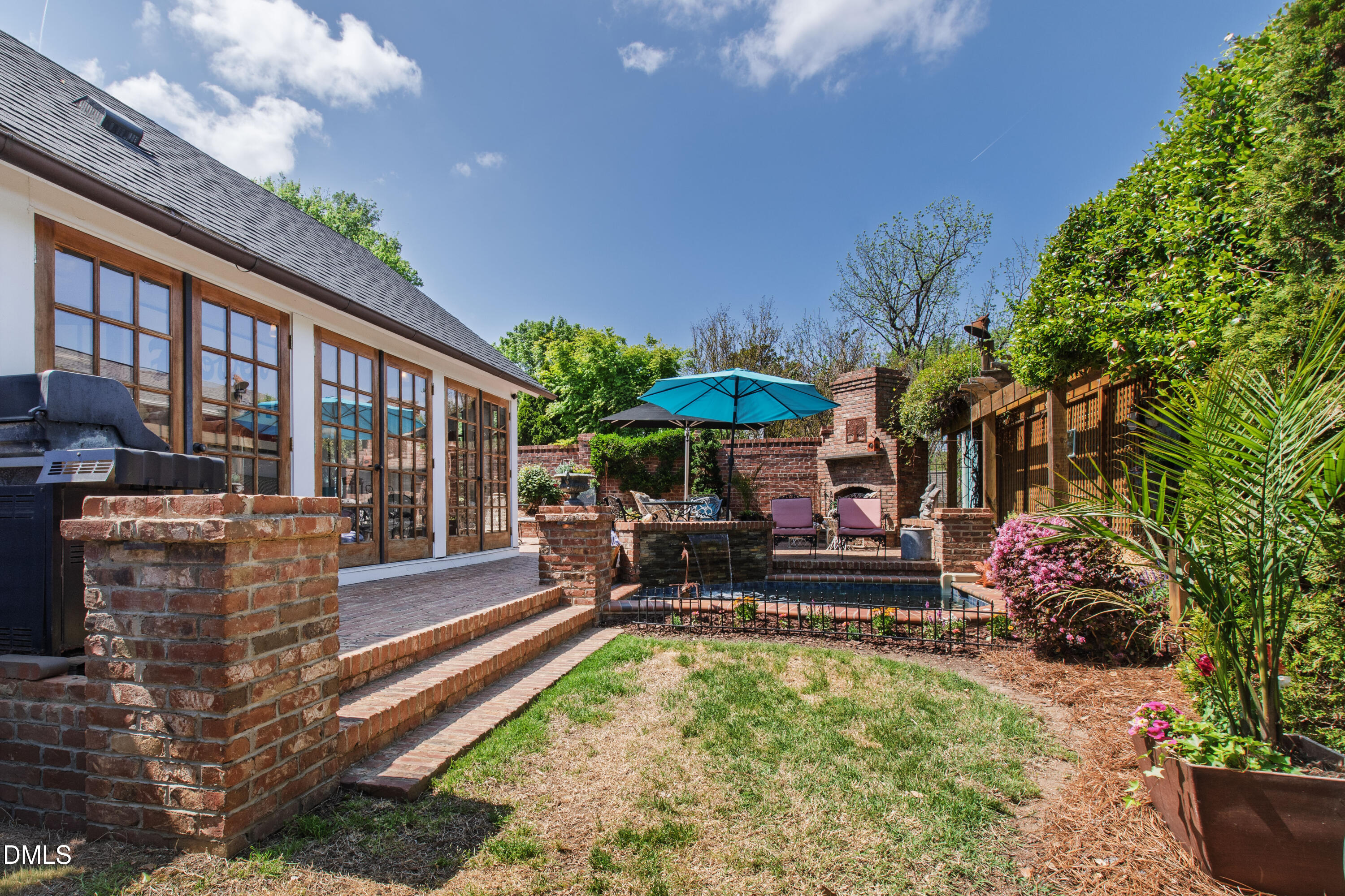 225 Elm Street Property Photo 49