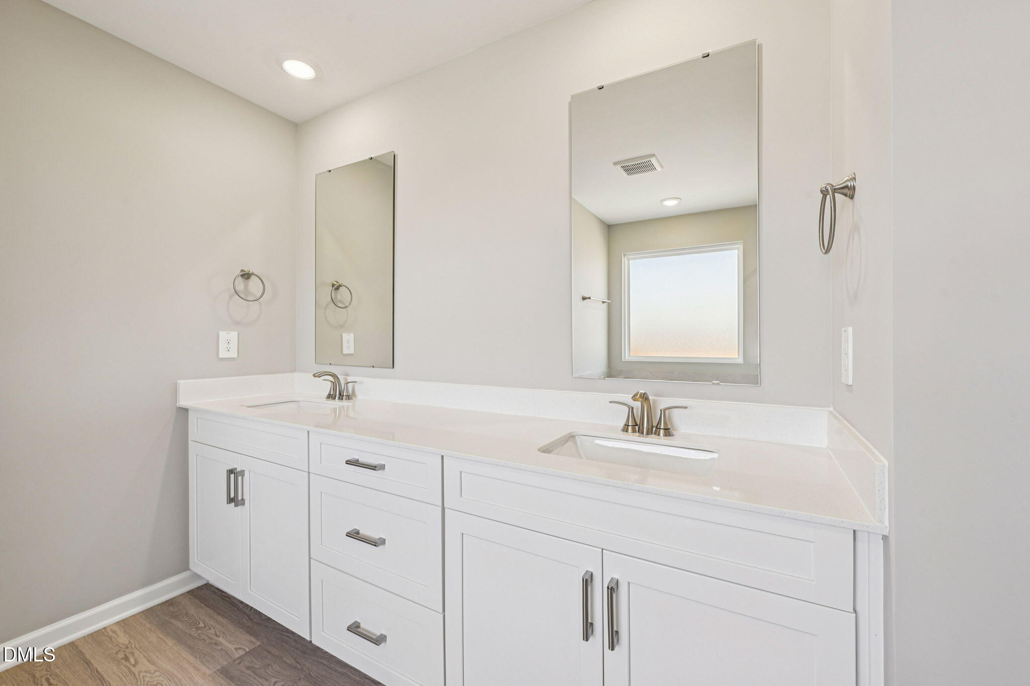 100 Stradshire Court Property Photo 32