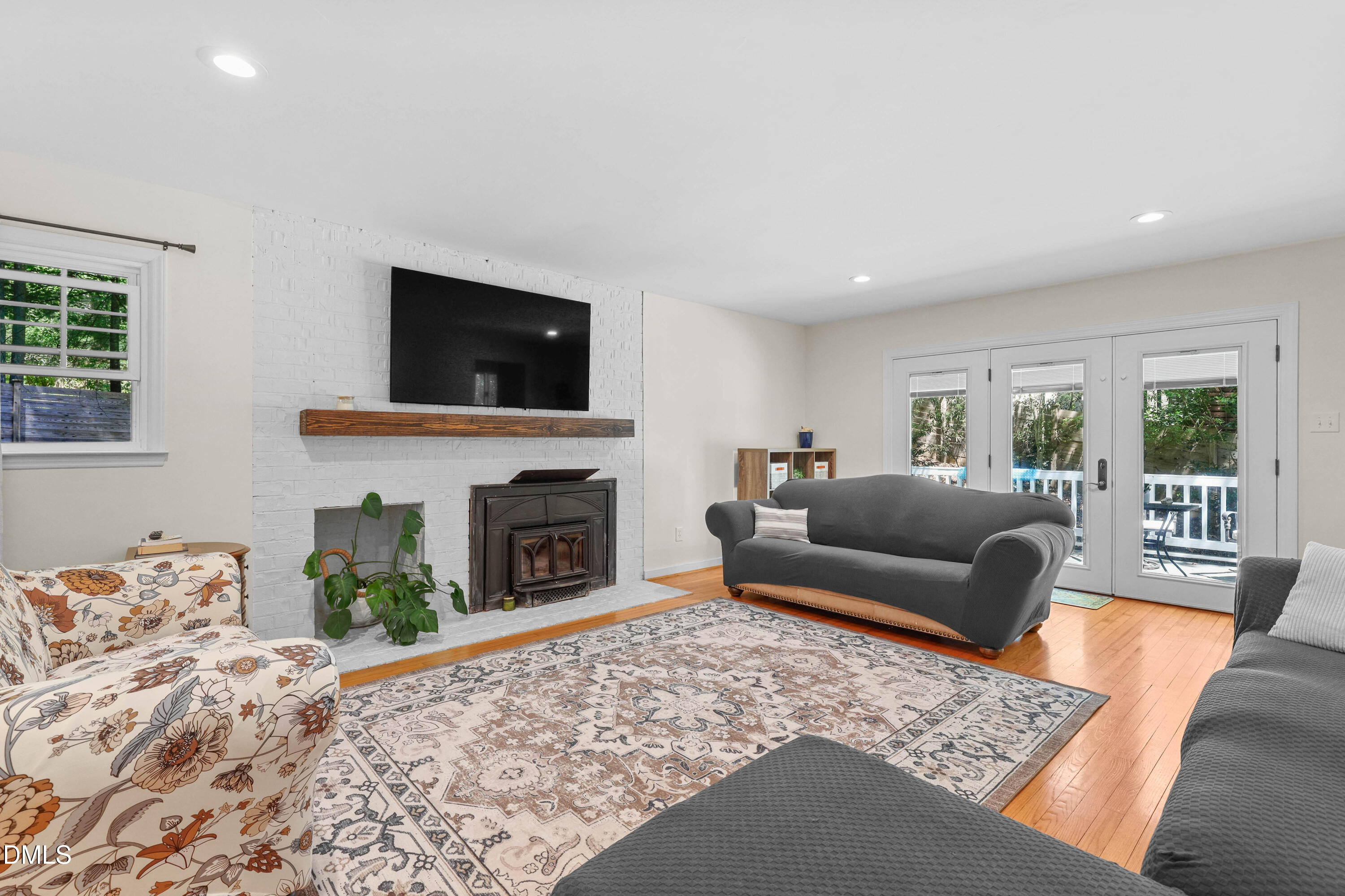 620 Arlington Property Photo 4