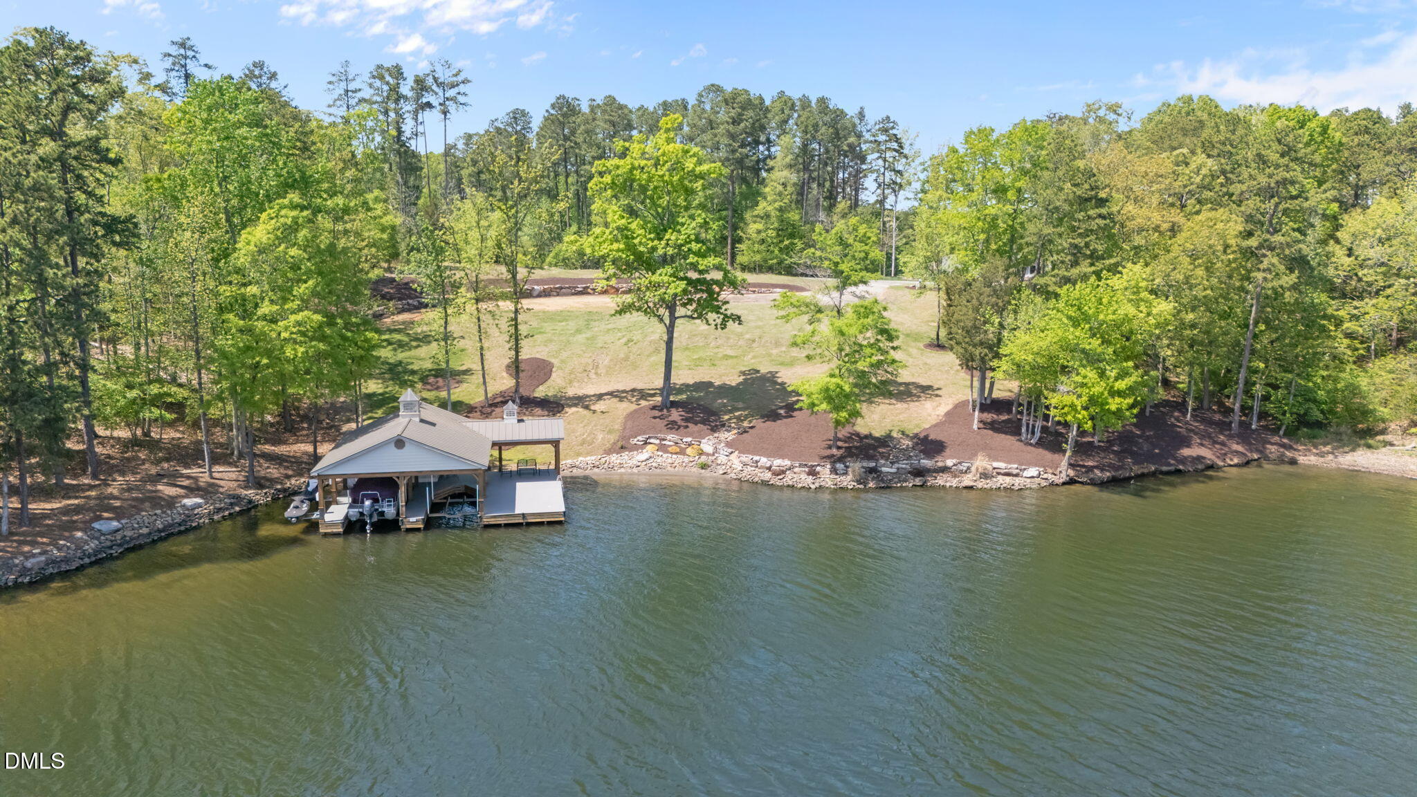 1050 Estate Road Property Photo 1