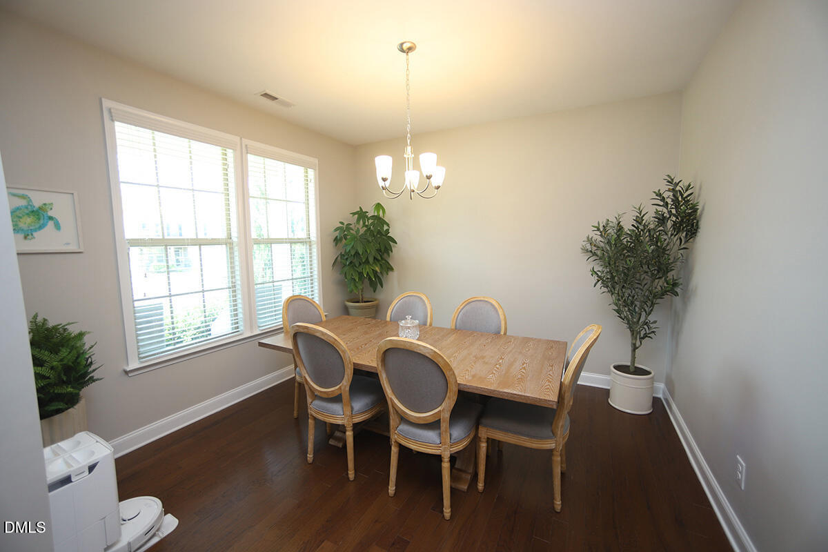 2909 Long Meadow Lane Property Photo 7