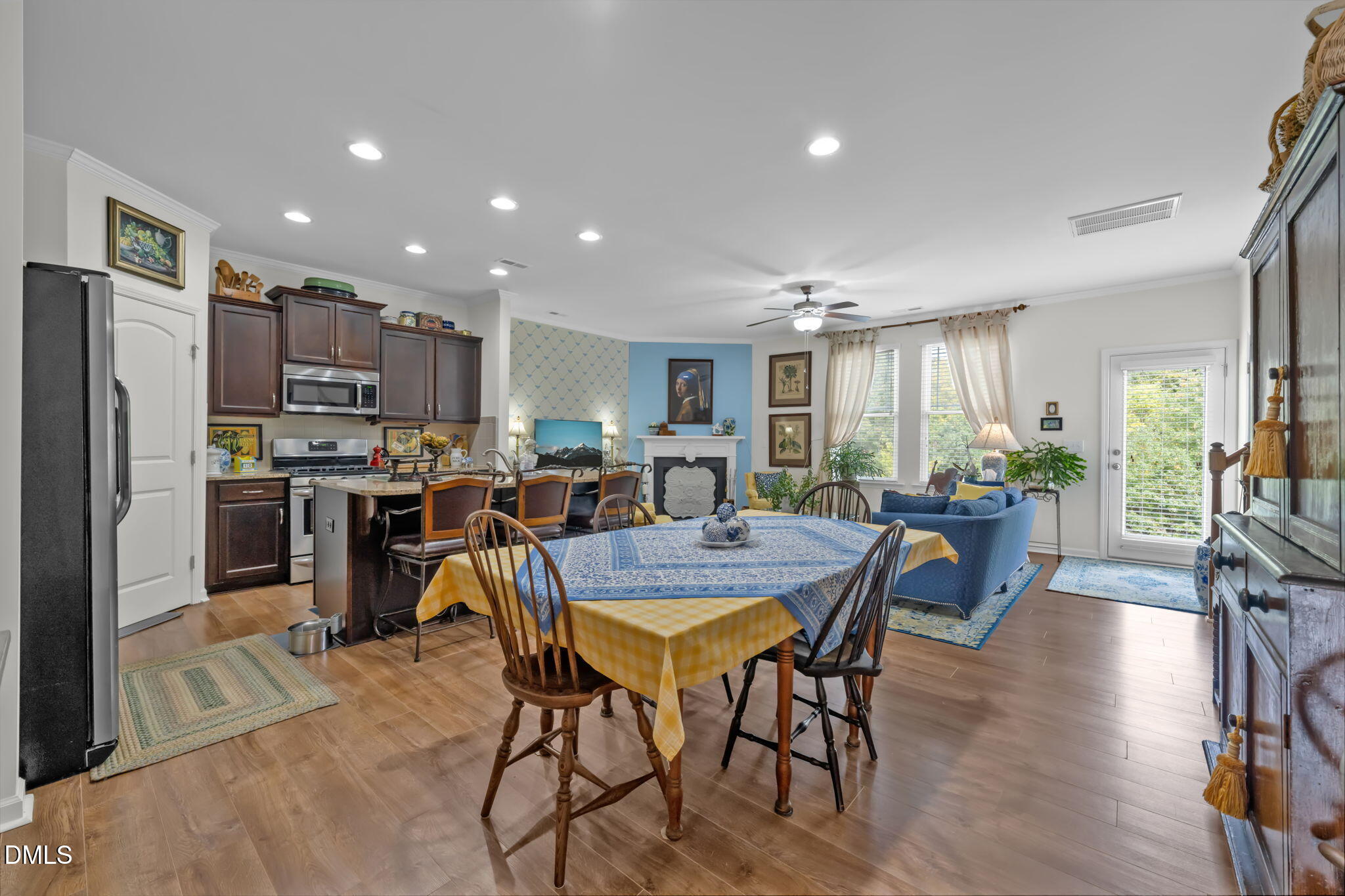1013 New Creek Way Property Photo 6