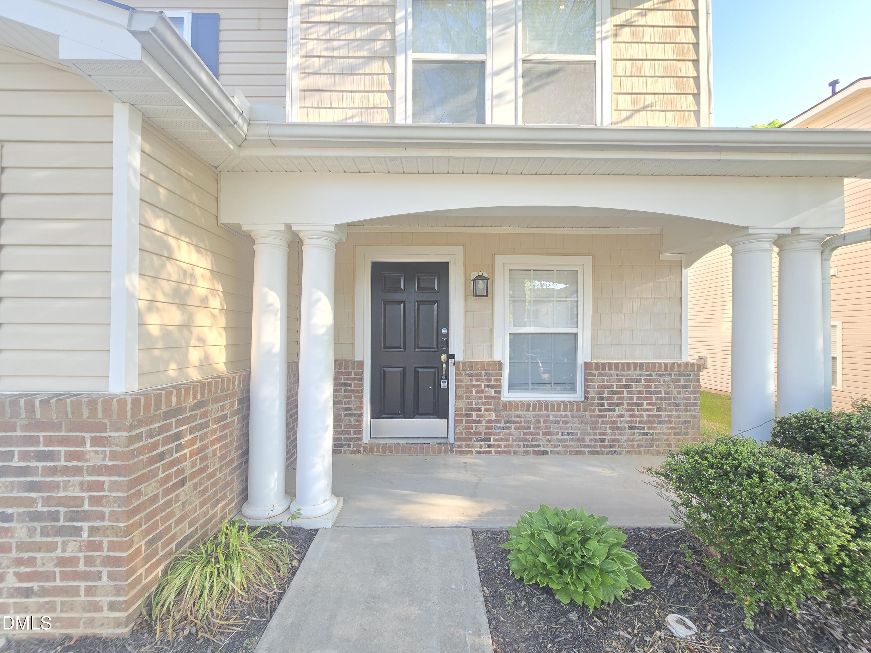 607 Pebblestone Drive Property Photo 2