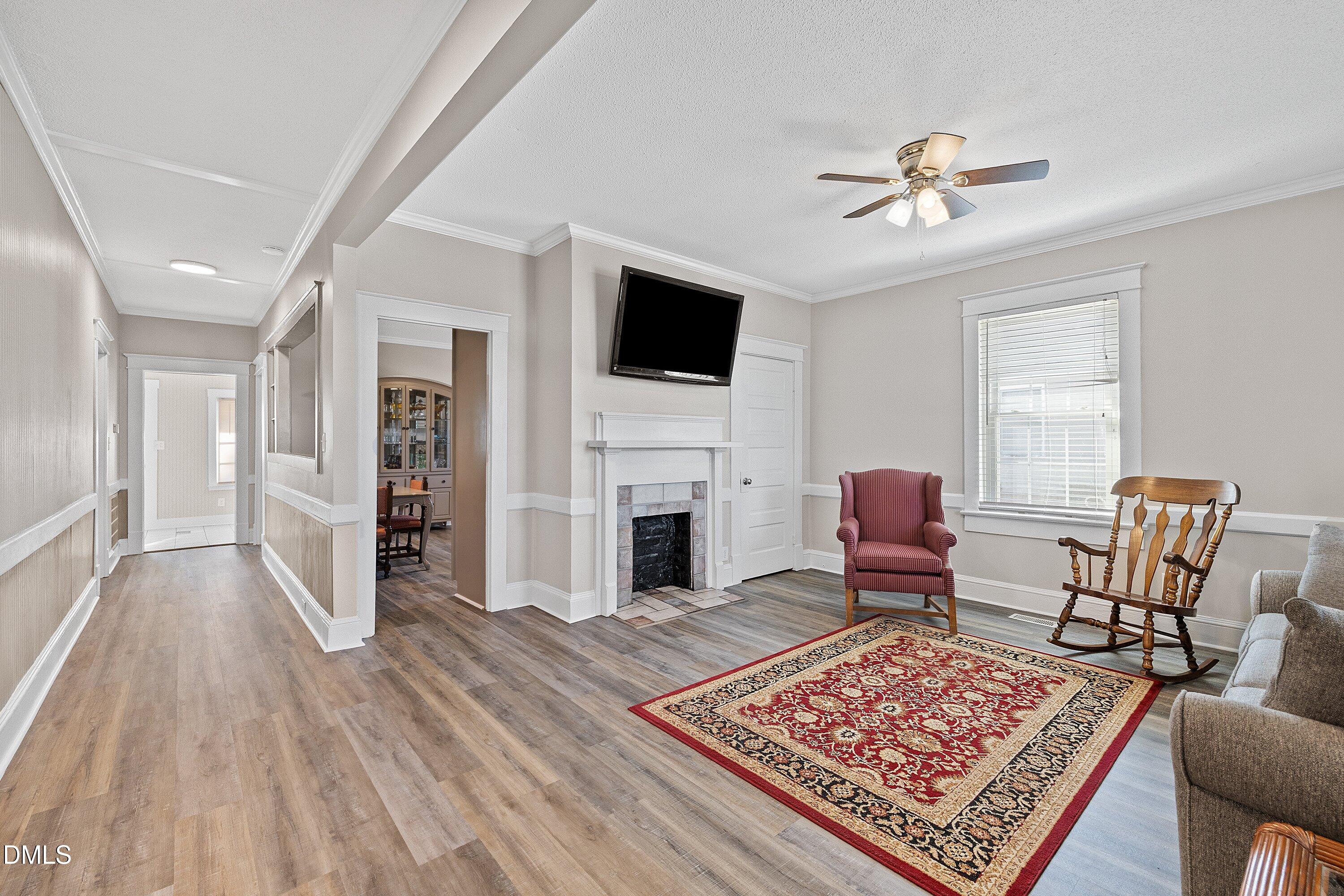 403 W E Street Property Photo 6