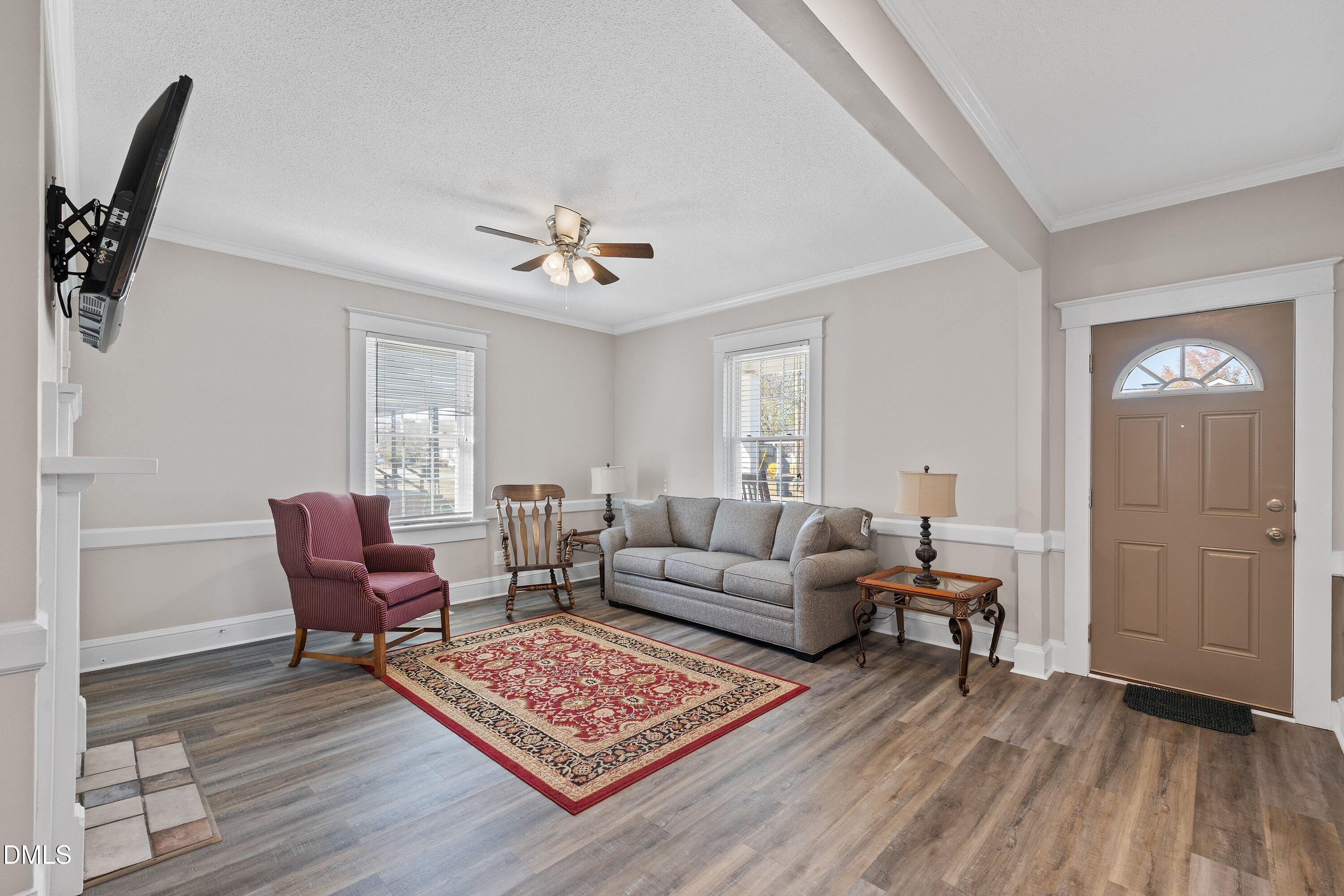 403 W E Street Property Photo 7