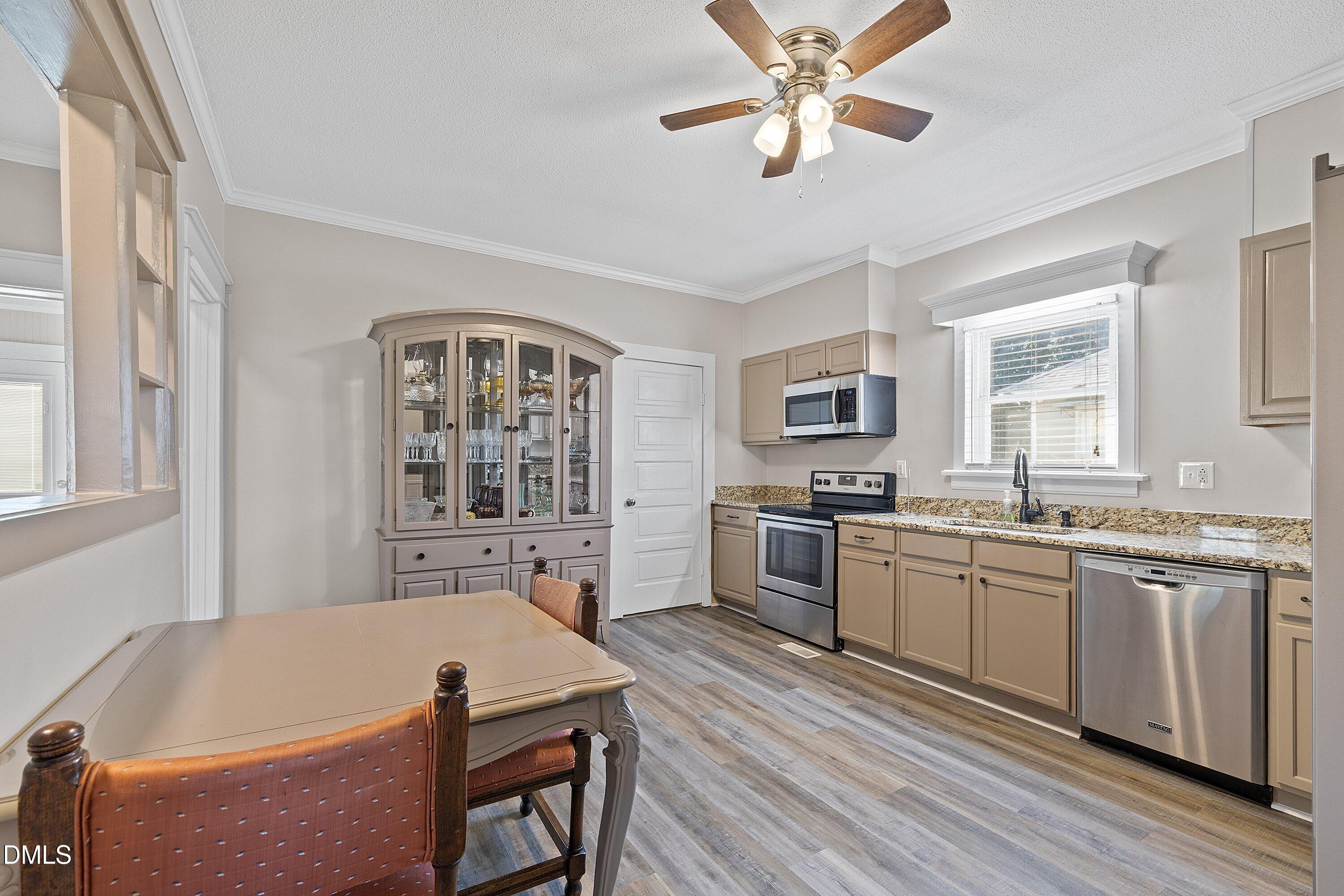 403 W E Street Property Photo 12