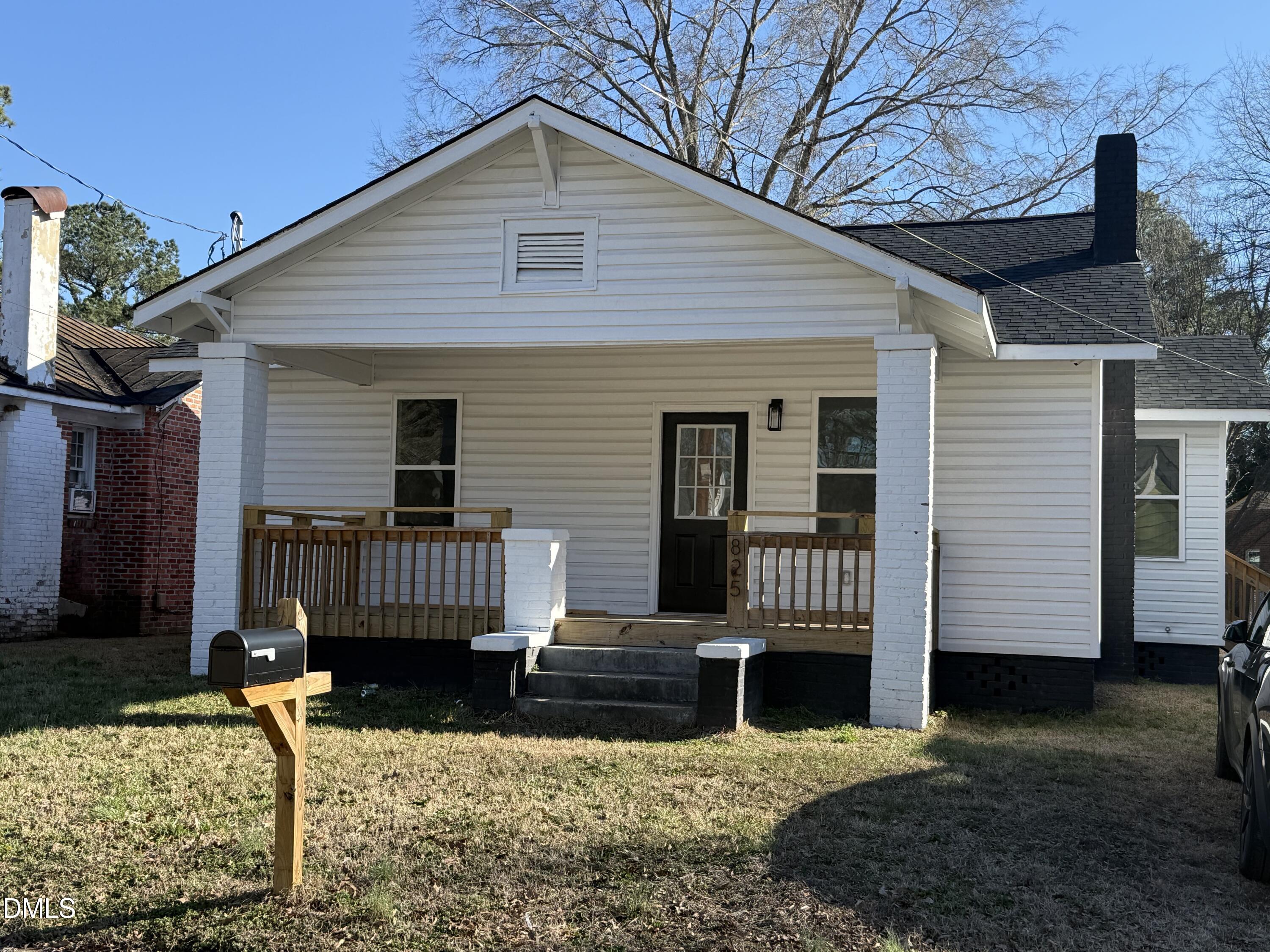 825 Long Avenue Property Photo 1