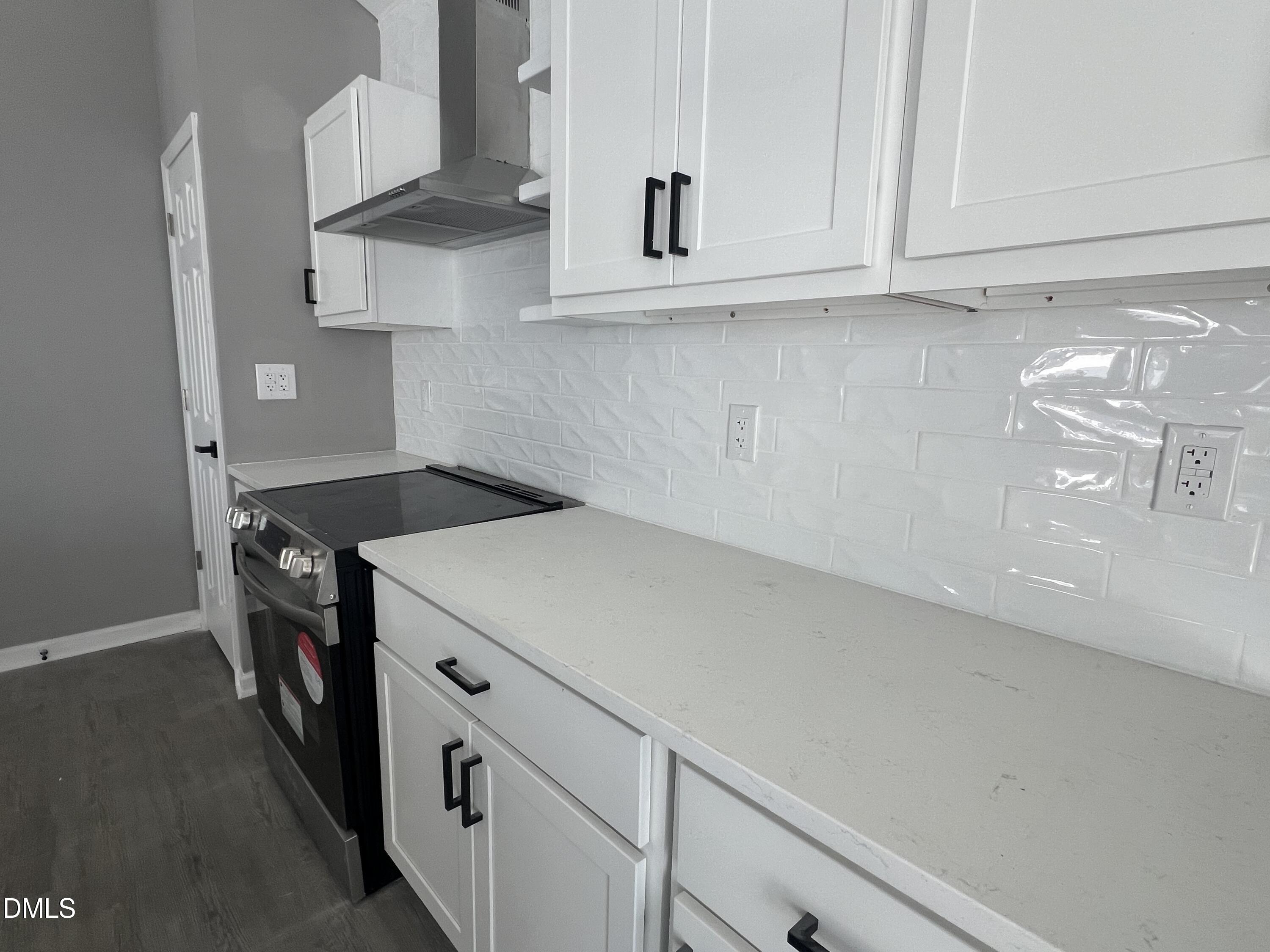 825 Long Avenue Property Photo 8