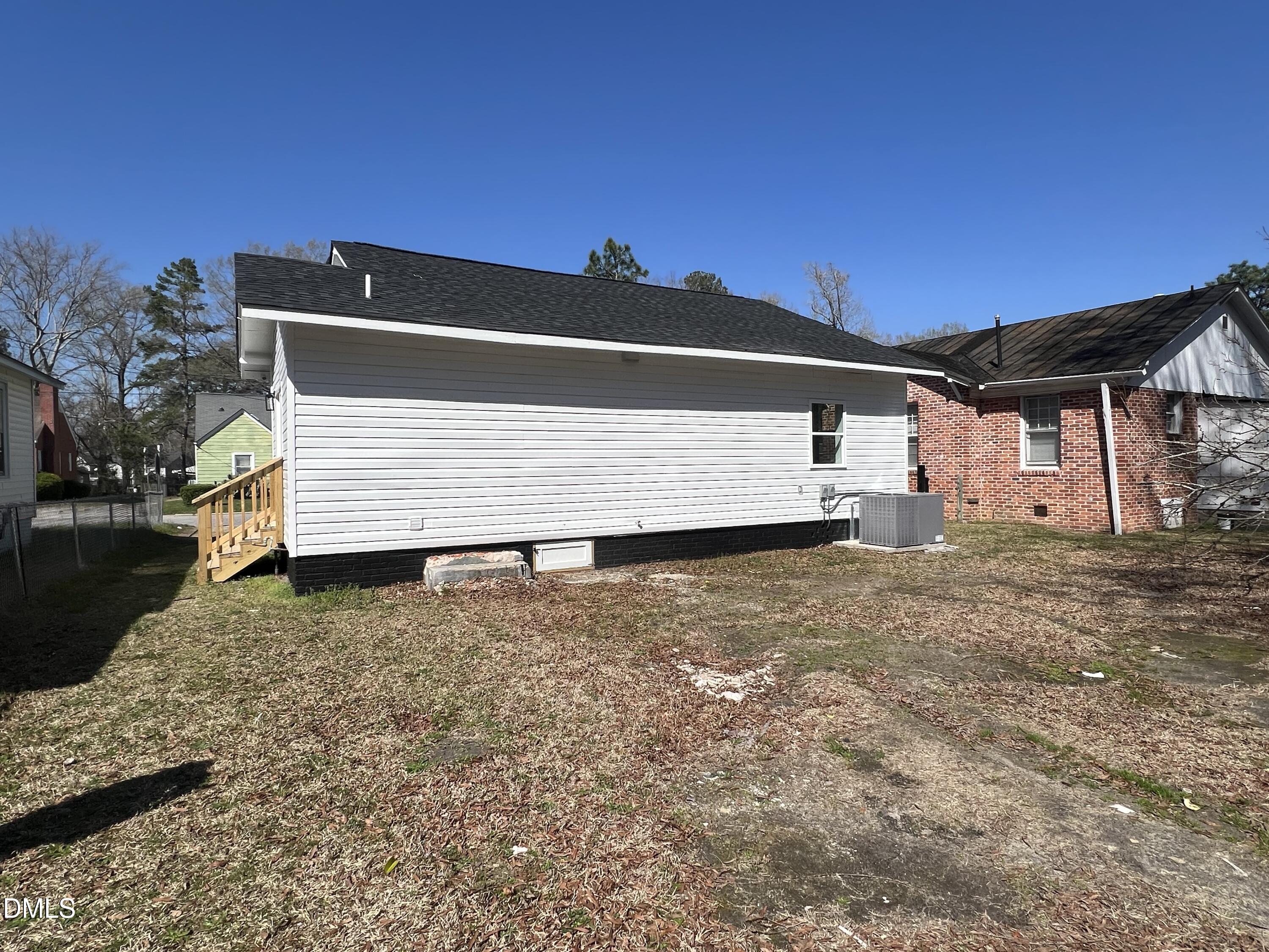 825 Long Avenue Property Photo 17