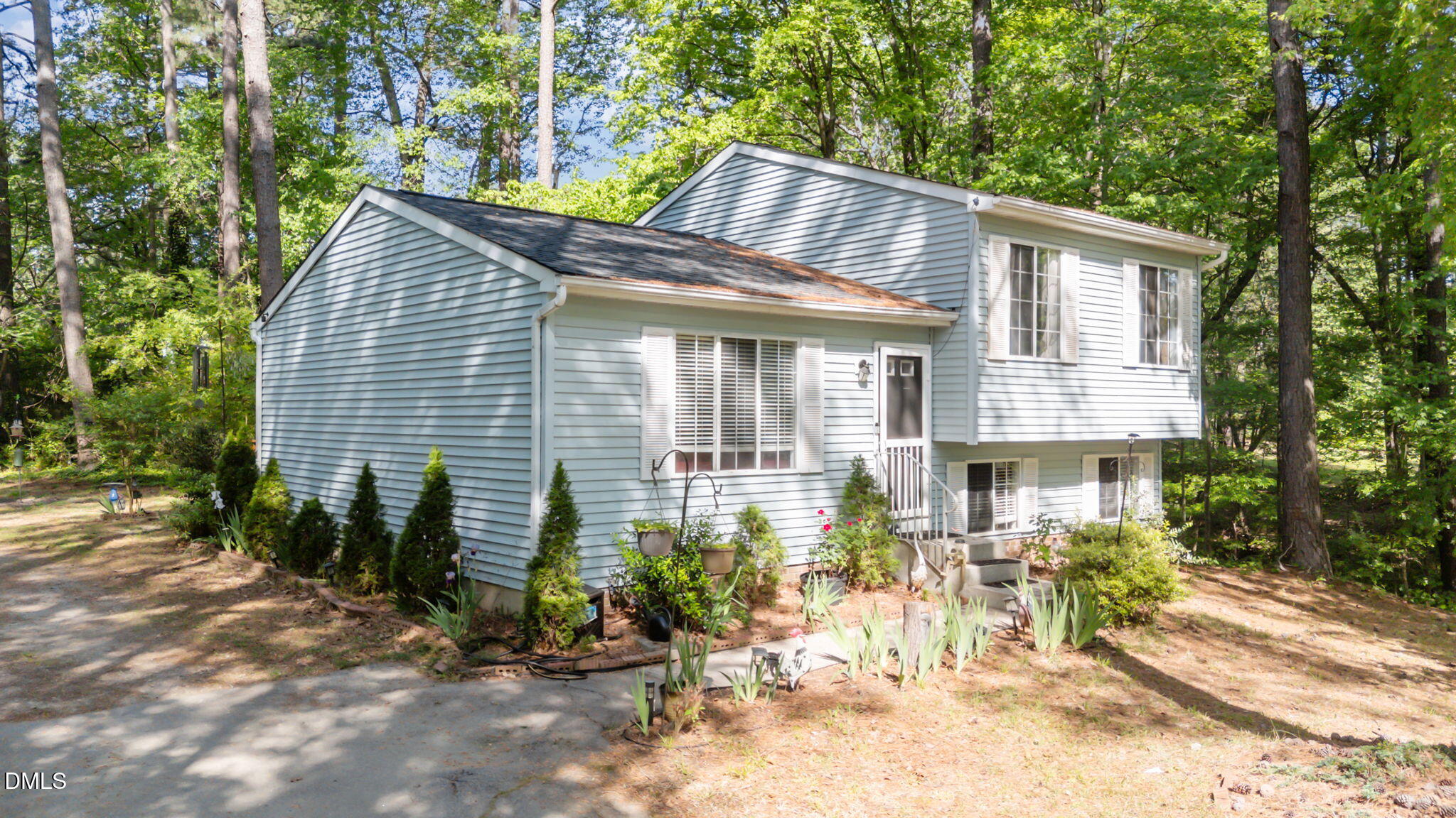320 Bainbridge Circle