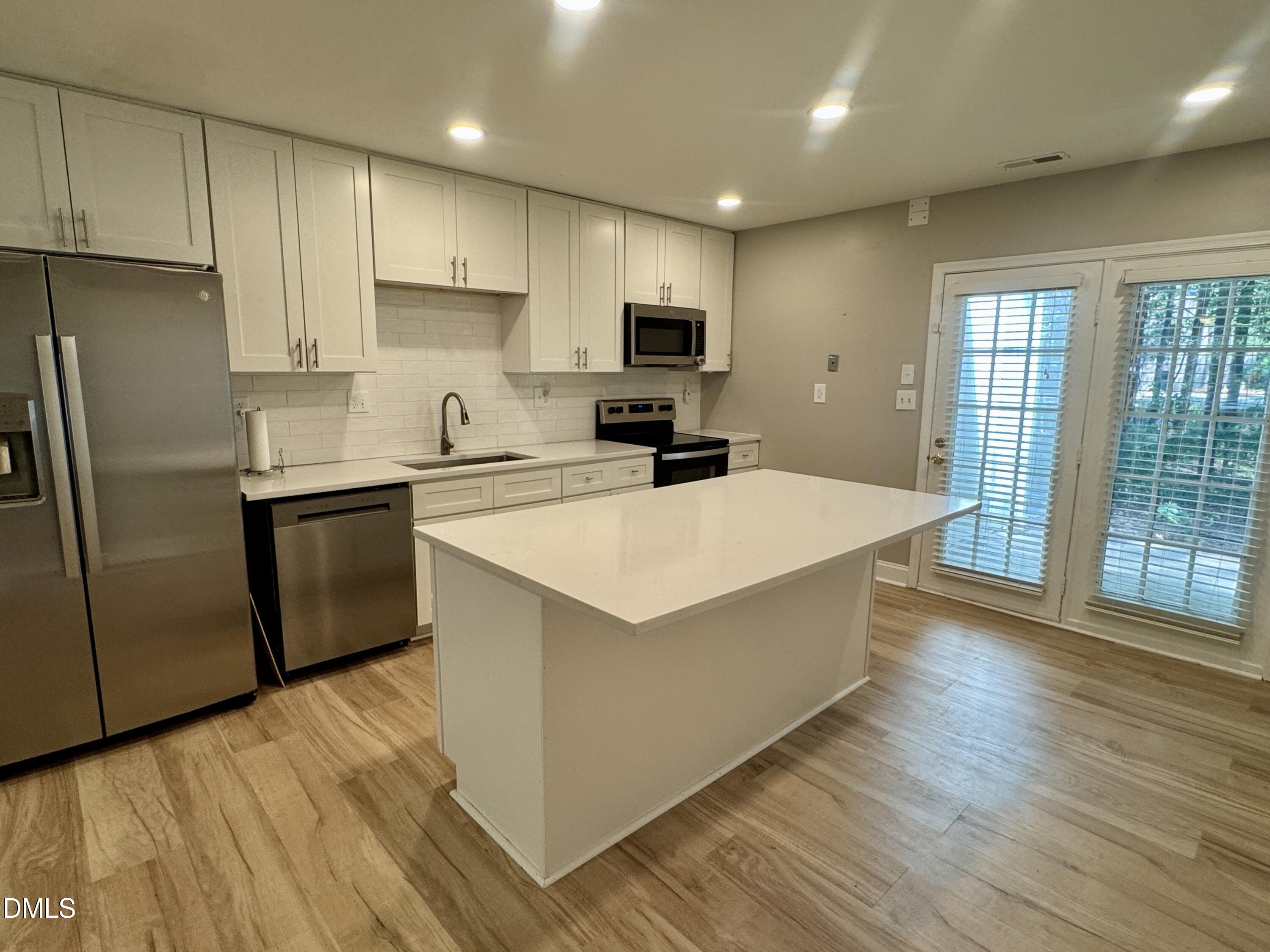 7925 Brown Bark Place Property Photo 4