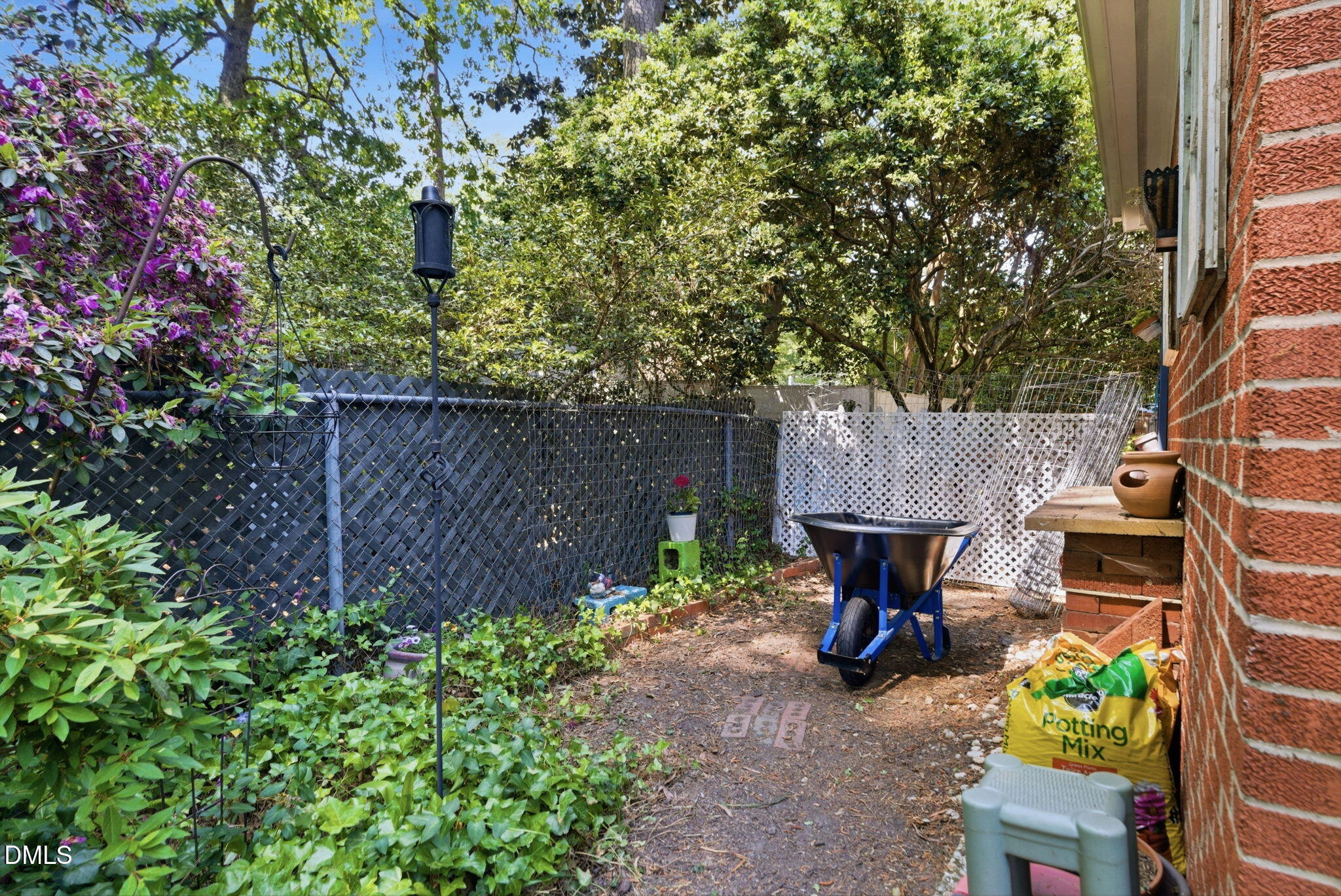 806 S 1st Street Property Photo 83