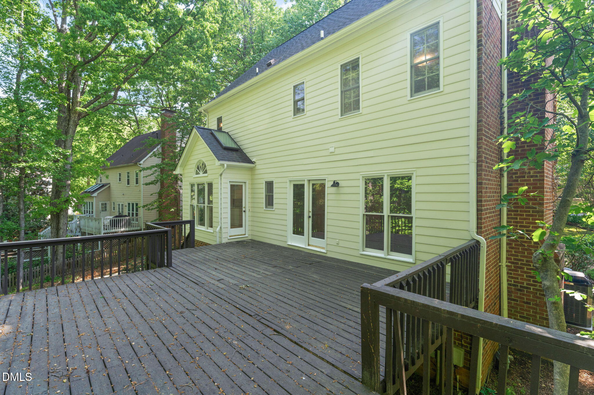 107 Thornewood Drive Property Photo 3
