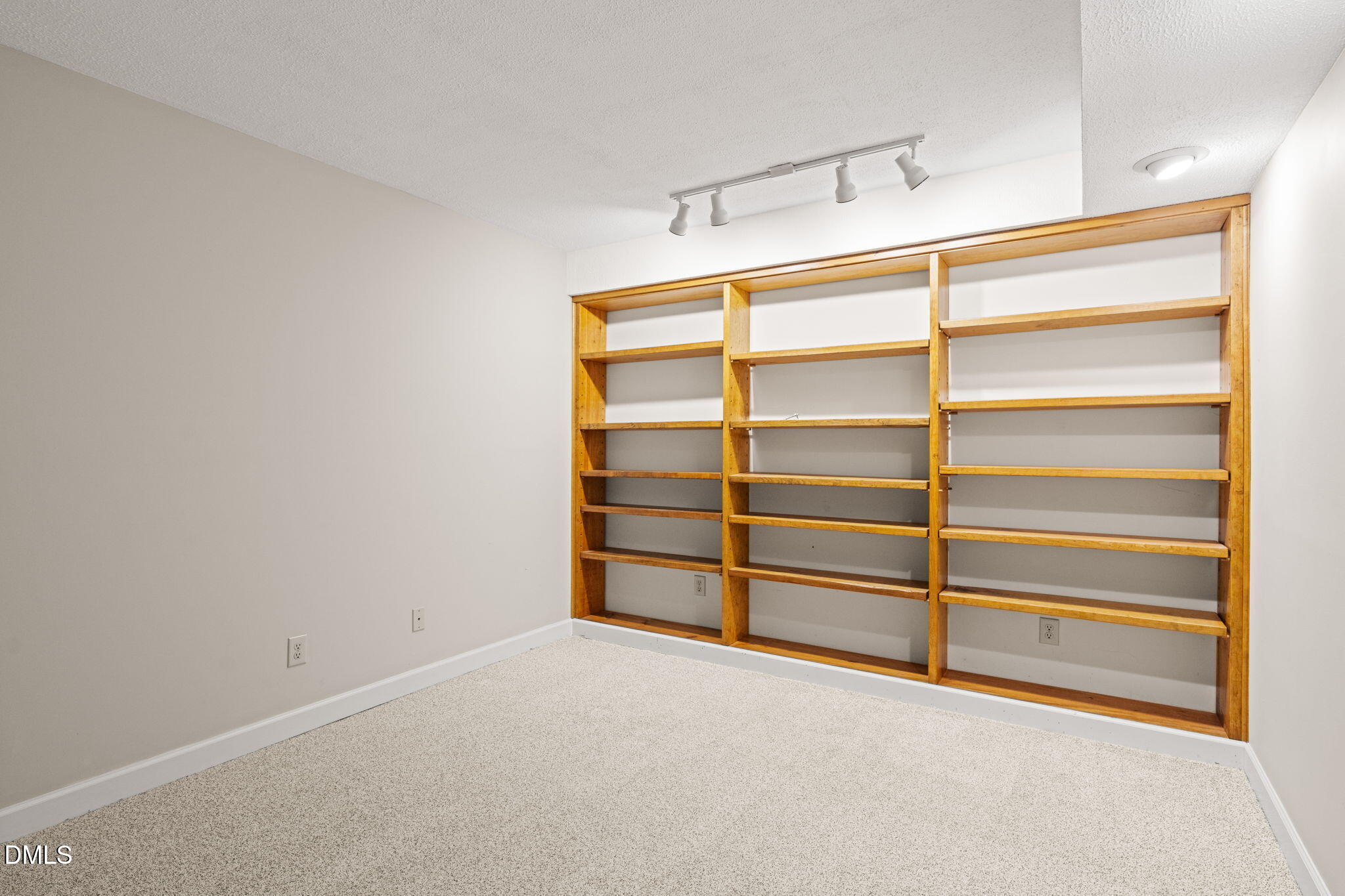 107 Thornewood Drive Property Photo 44