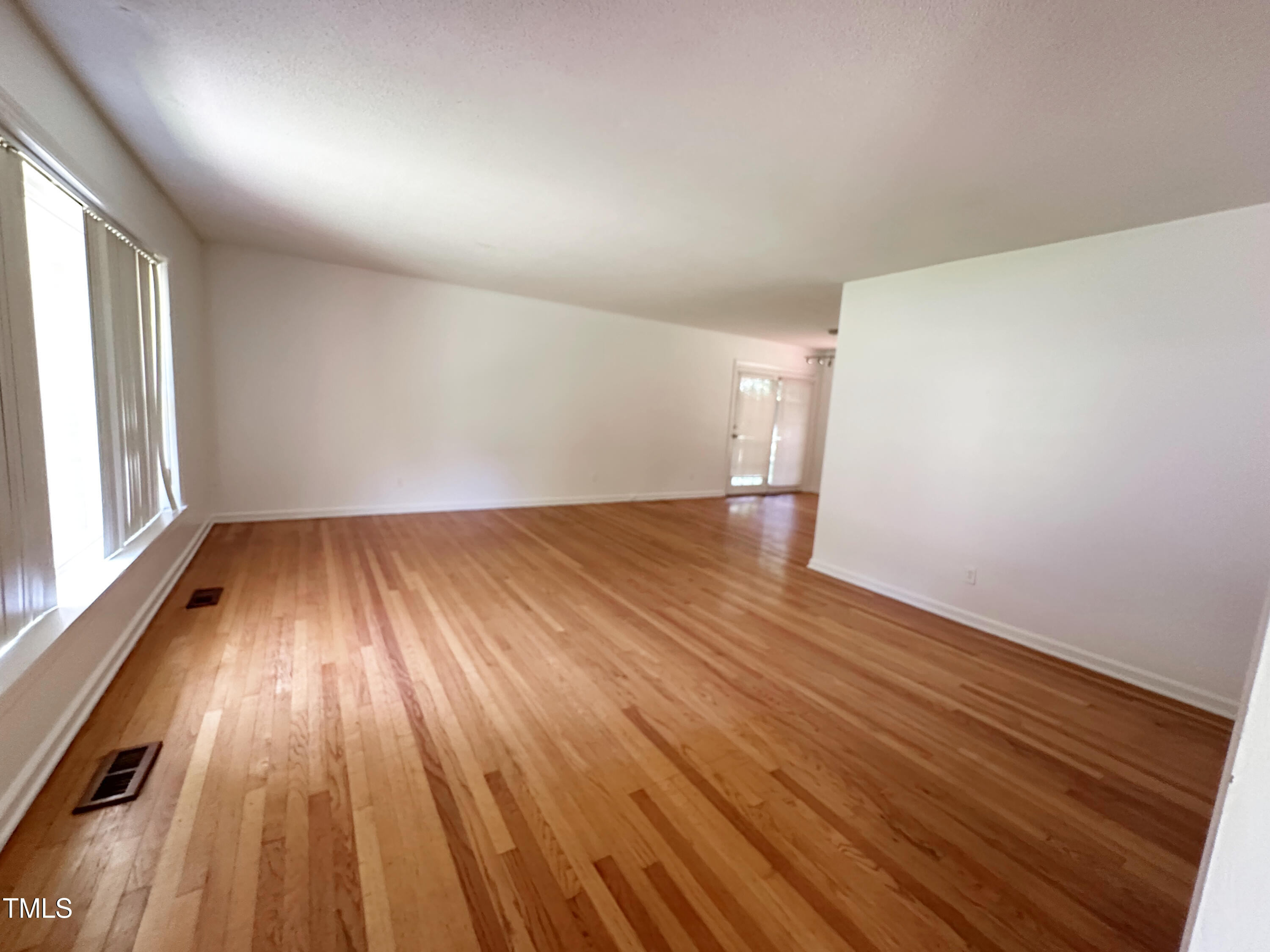 924 Lorain Avenue Property Photo 6