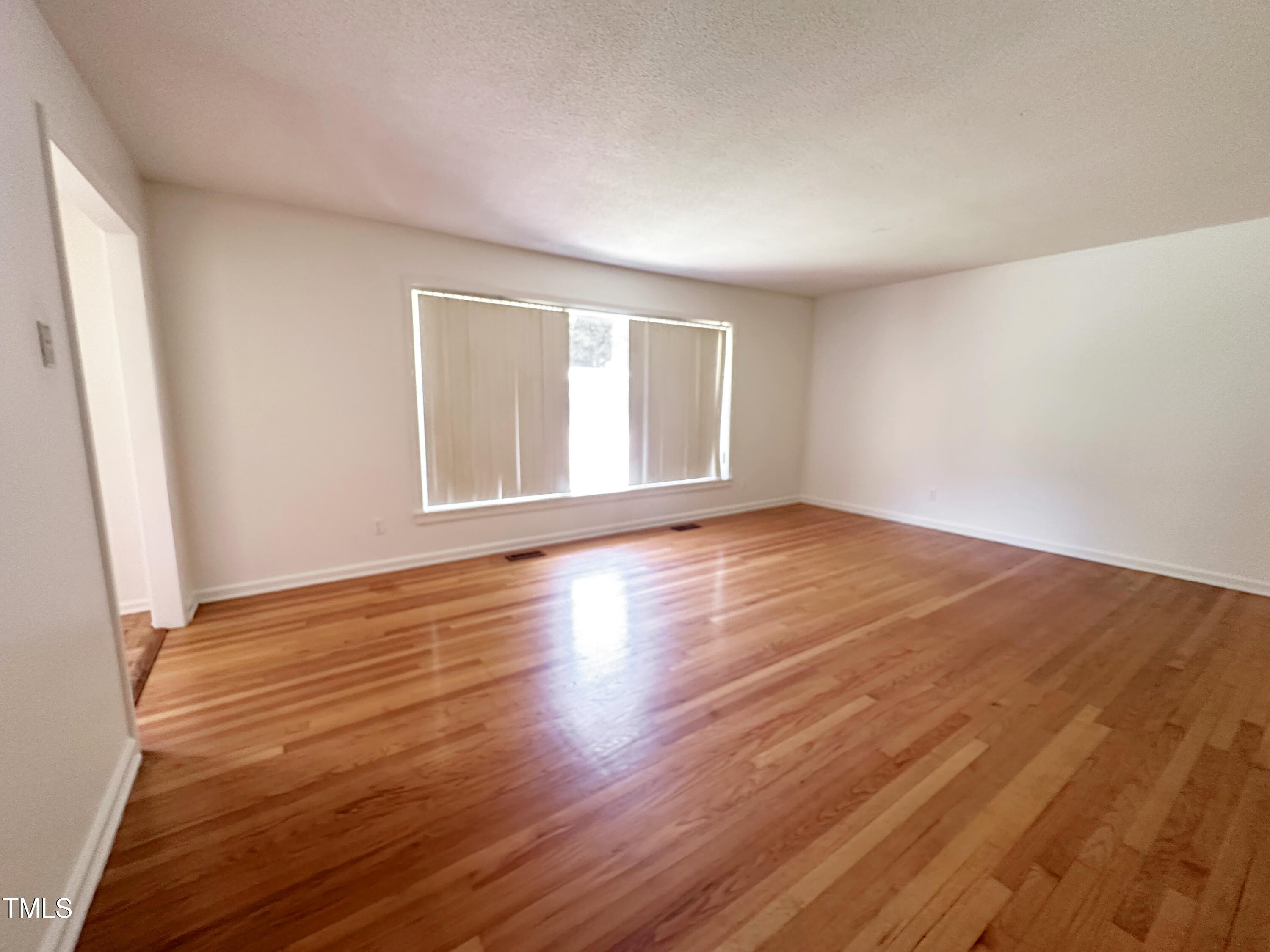 924 Lorain Avenue Property Photo 7