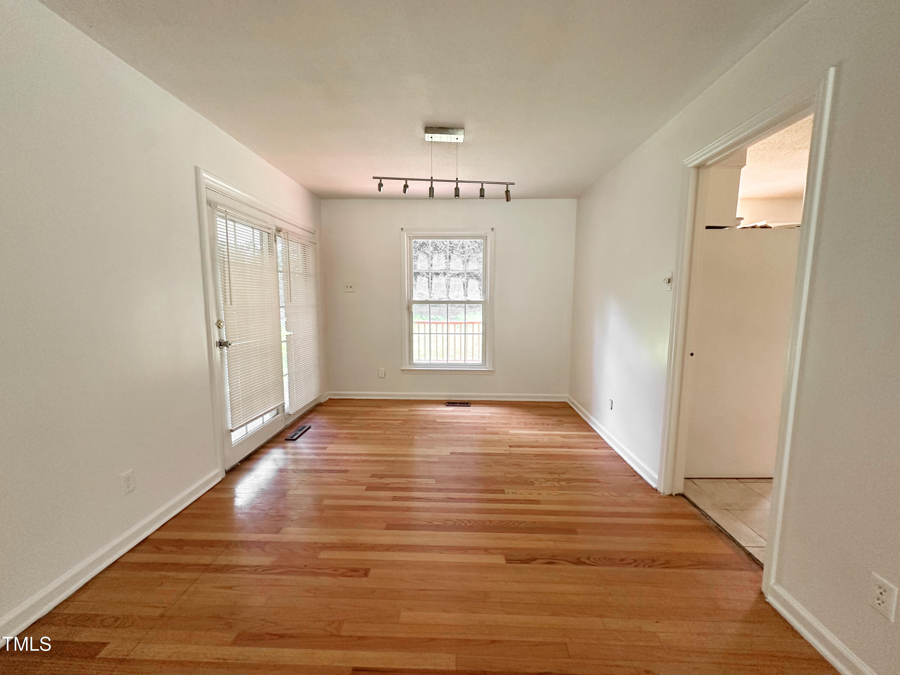 924 Lorain Avenue Property Photo 9