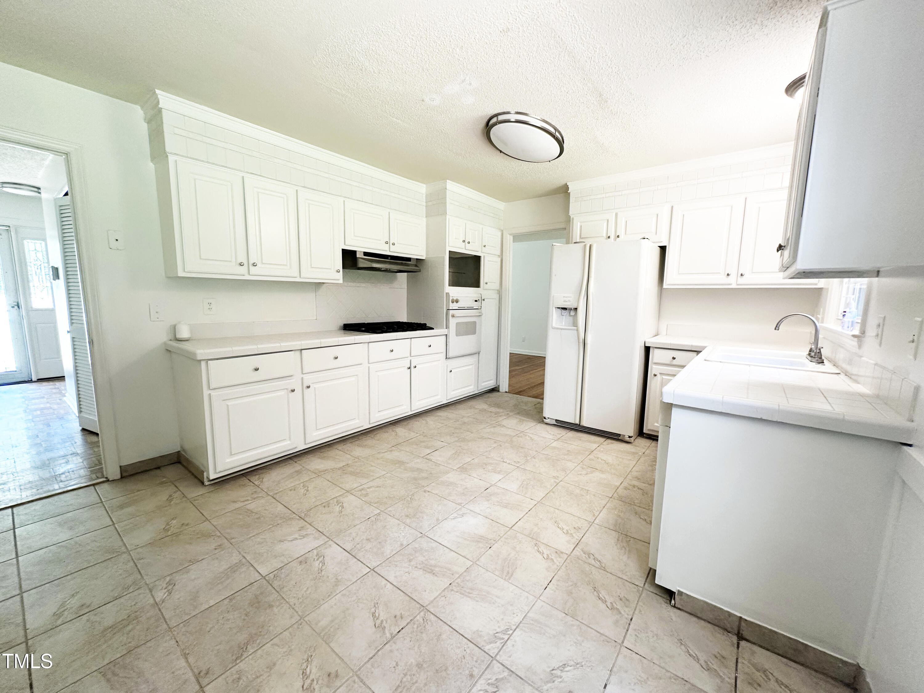 924 Lorain Avenue Property Photo 17