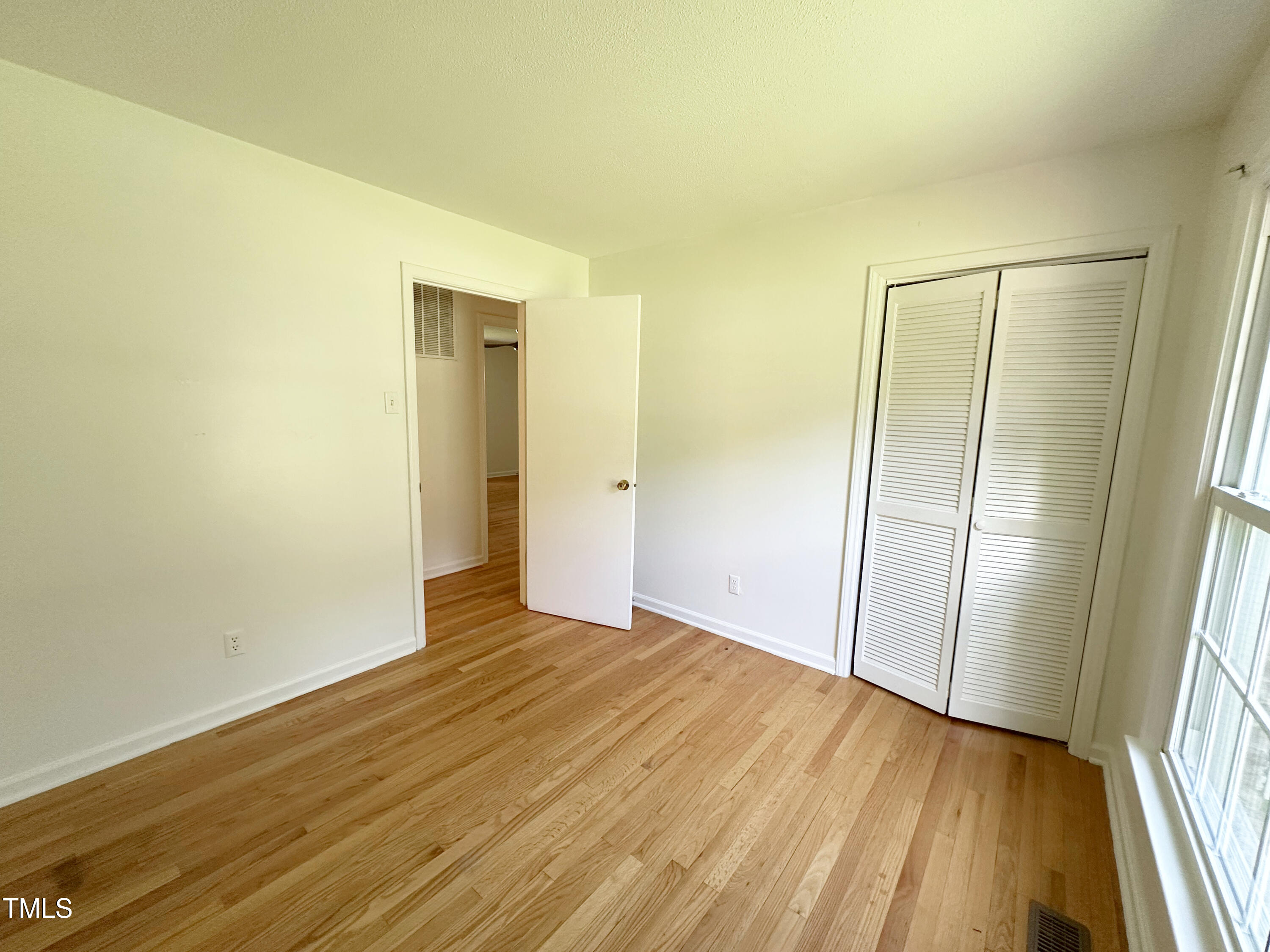 924 Lorain Avenue Property Photo 21