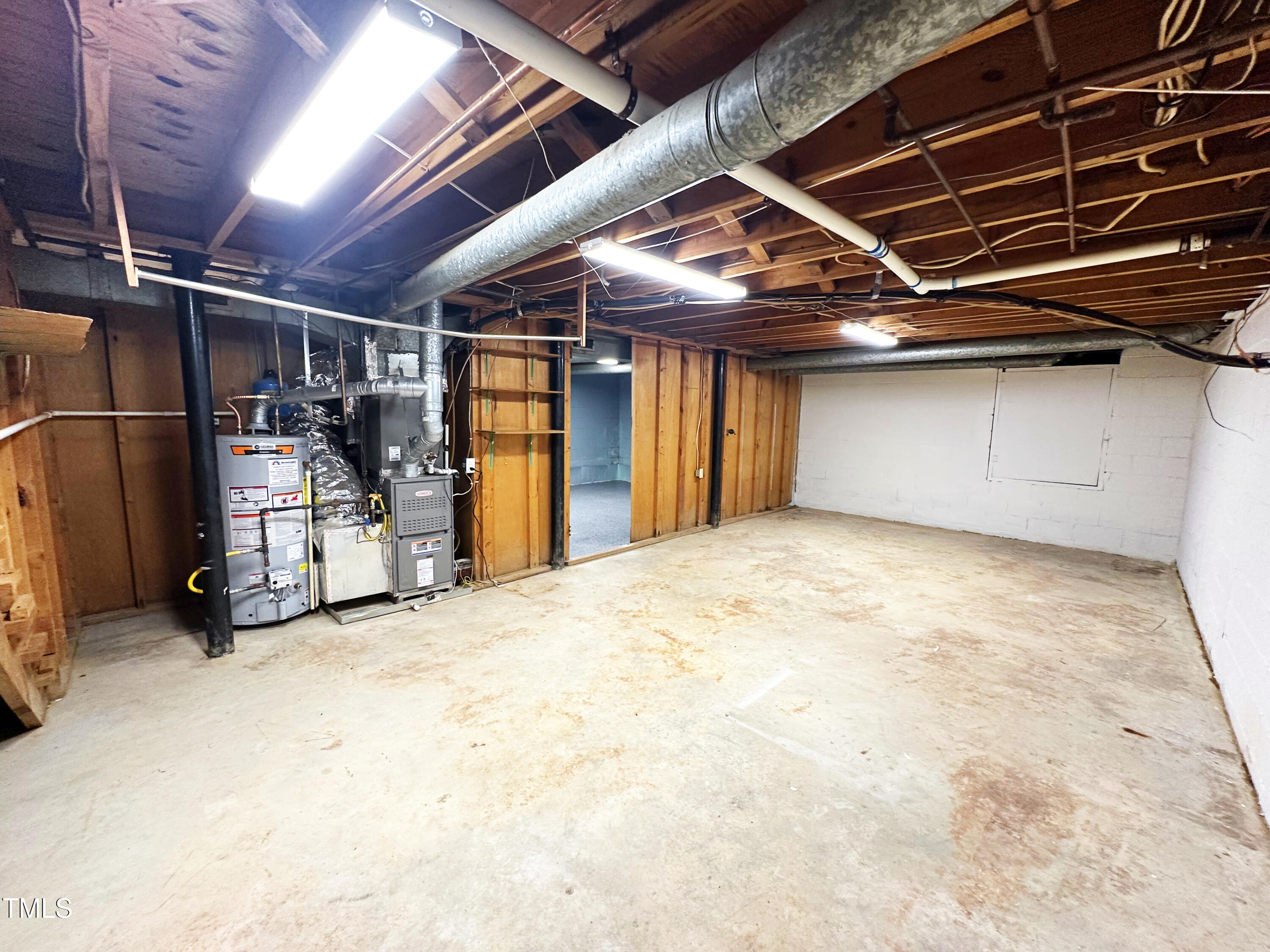 924 Lorain Avenue Property Photo 36