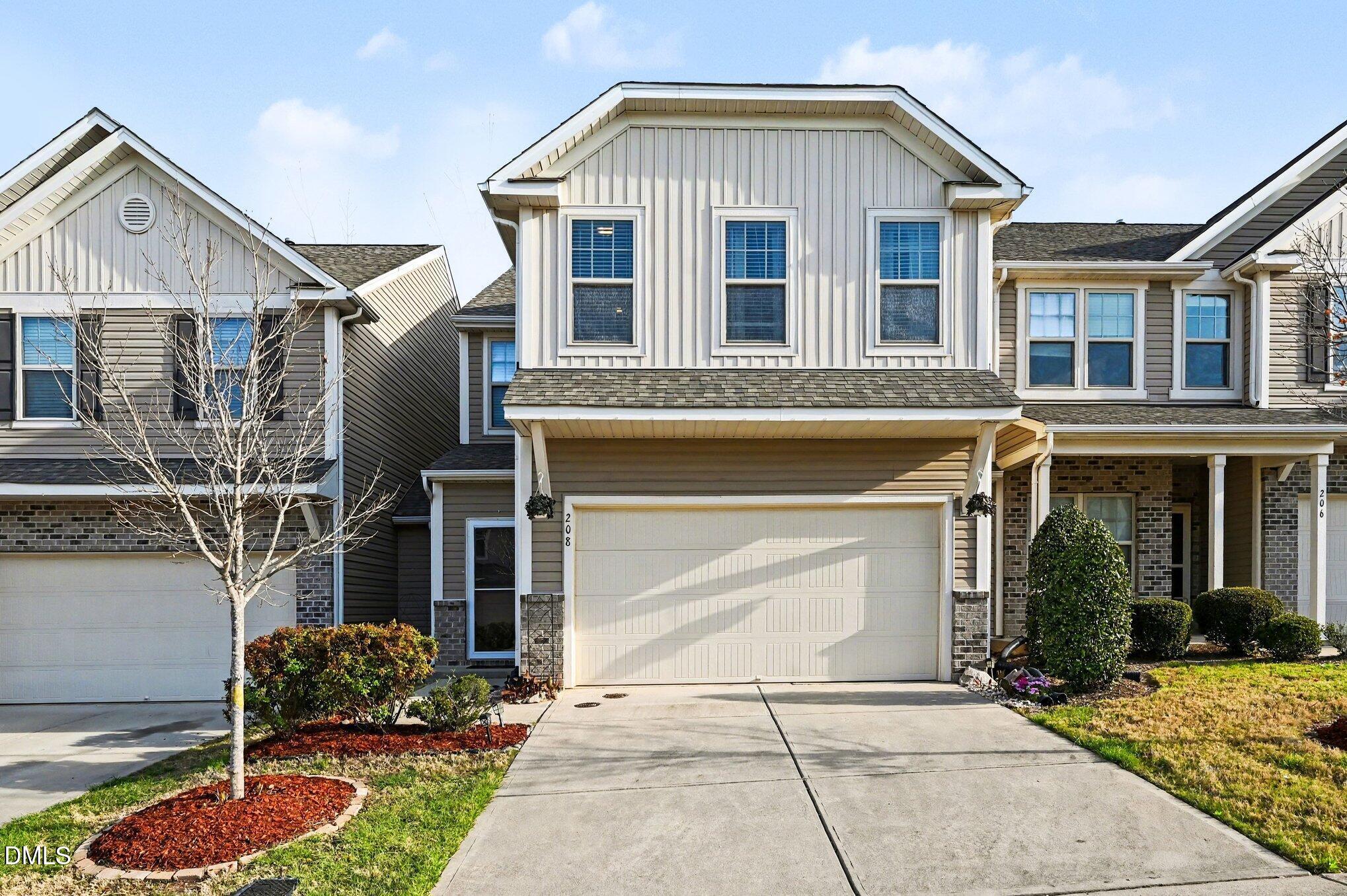 208 Princess Place Property Photo 1