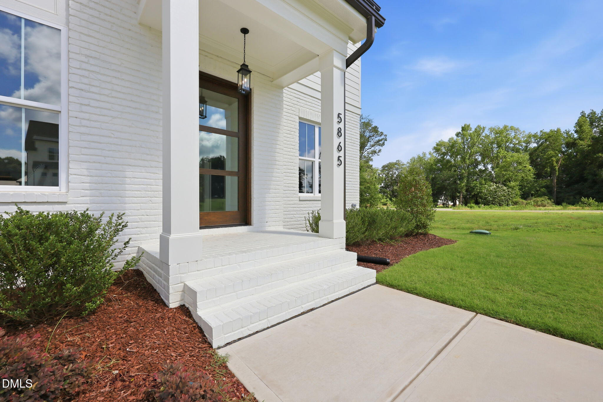 5865 Carriage Gate Drive Property Photo 3