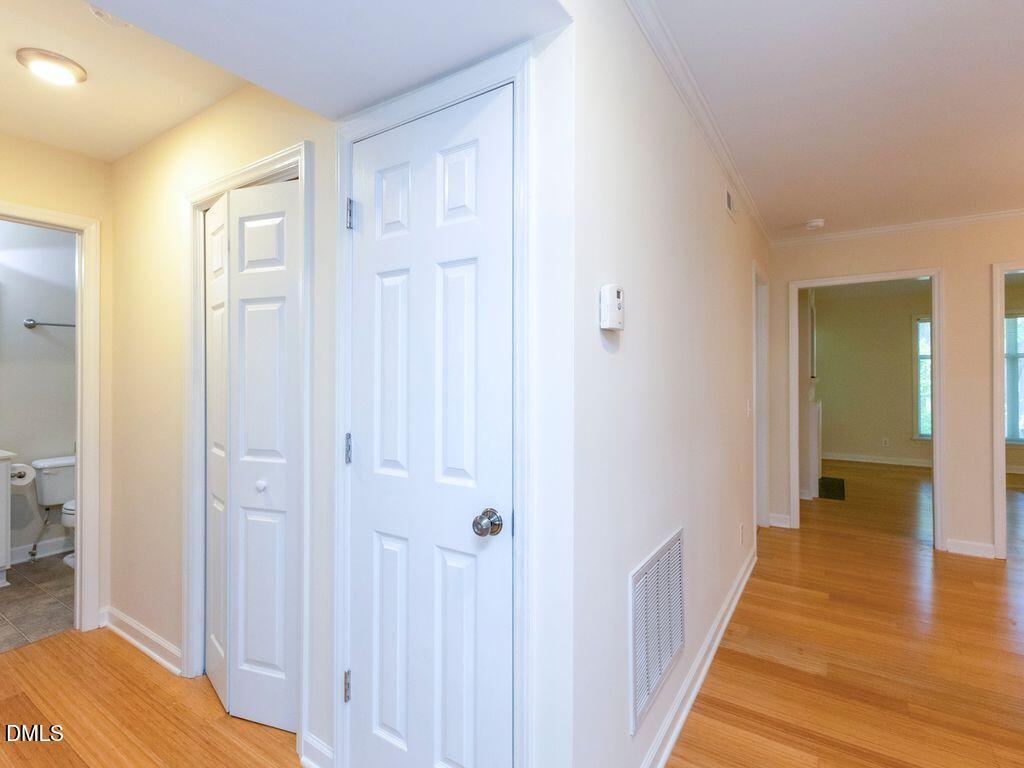 1211 Westview Lane 305 Property Photo 3