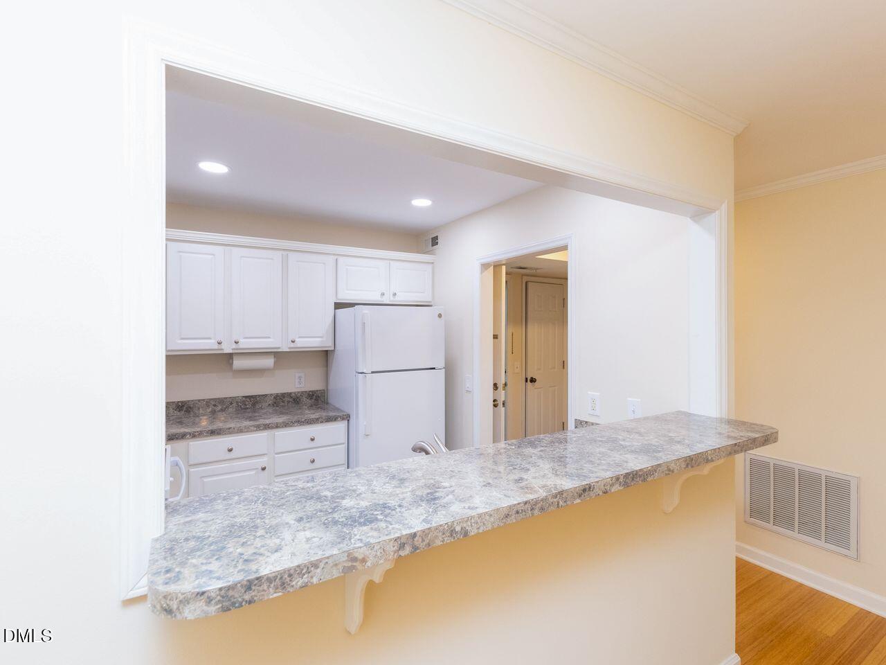 1211 Westview Lane 305 Property Photo 14