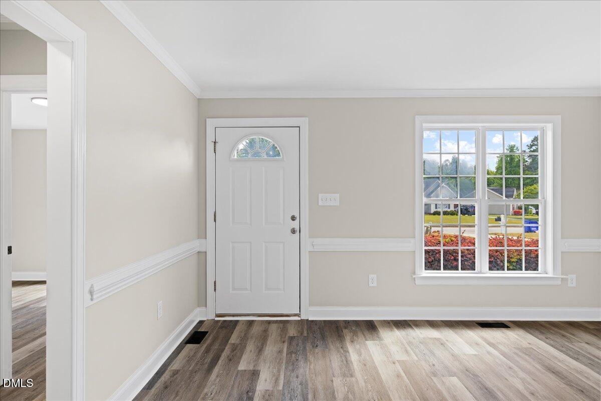 11438 Village Square Drive Property Photo 4