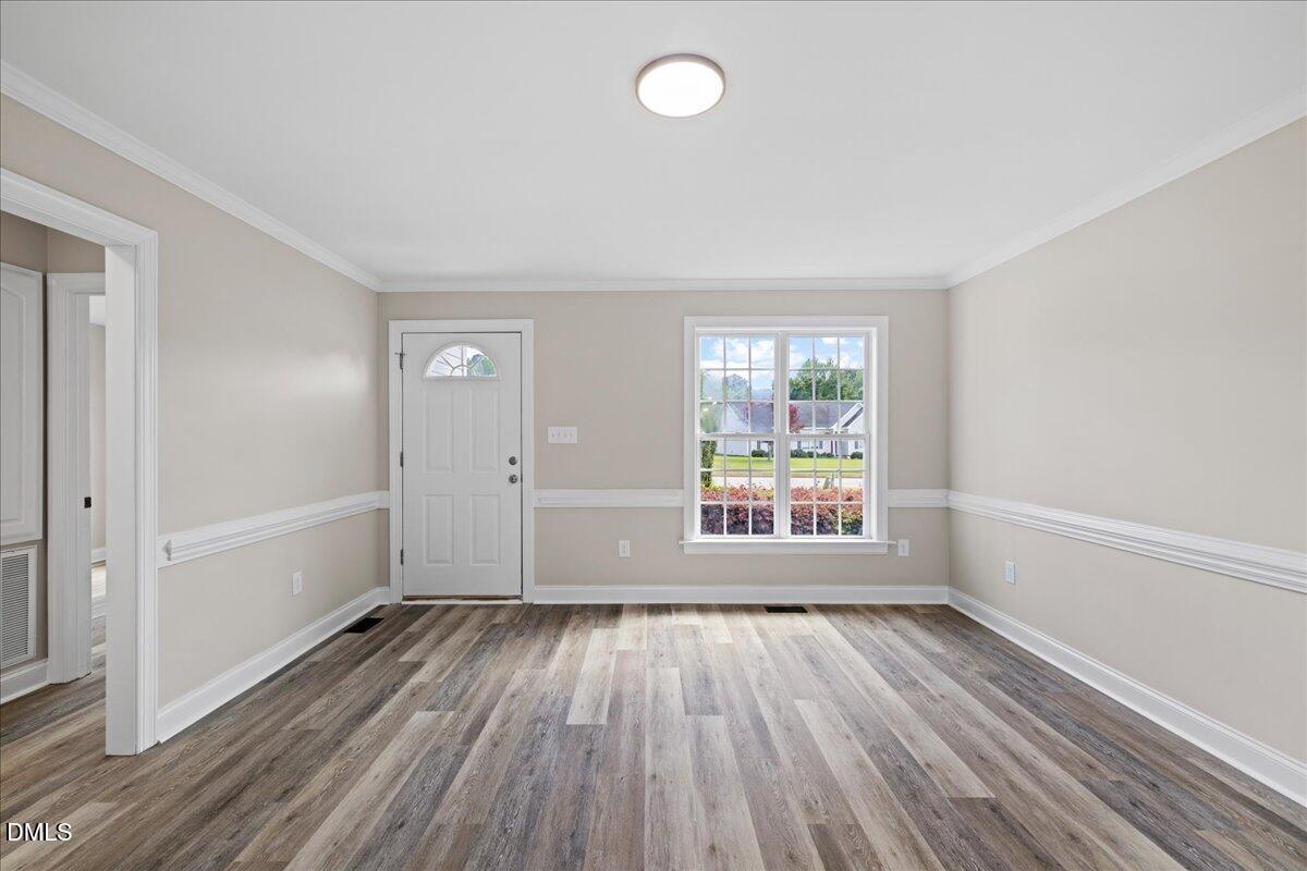 11438 Village Square Drive Property Photo 7