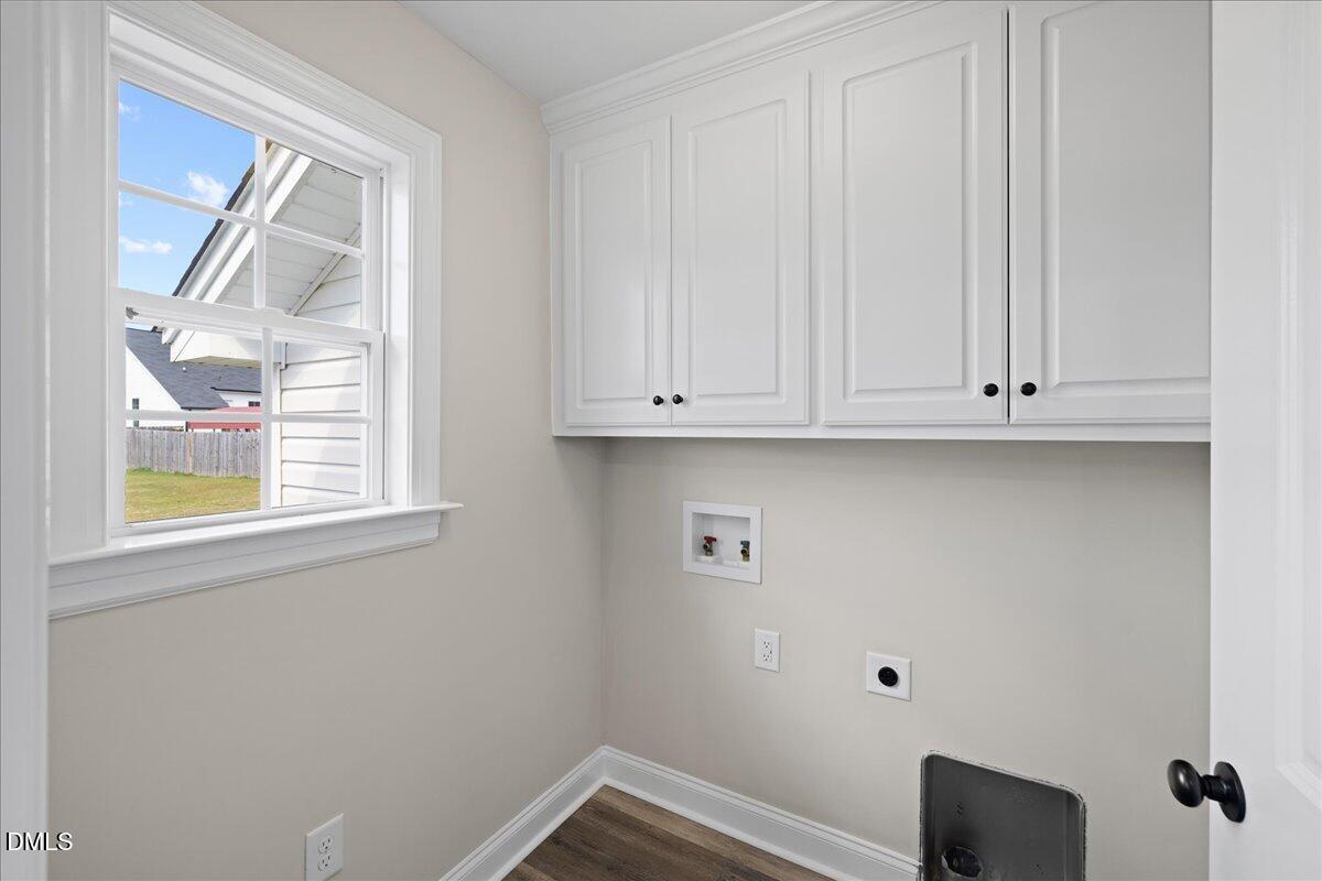 11438 Village Square Drive Property Photo 14