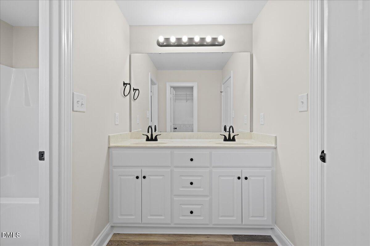 11438 Village Square Drive Property Photo 17