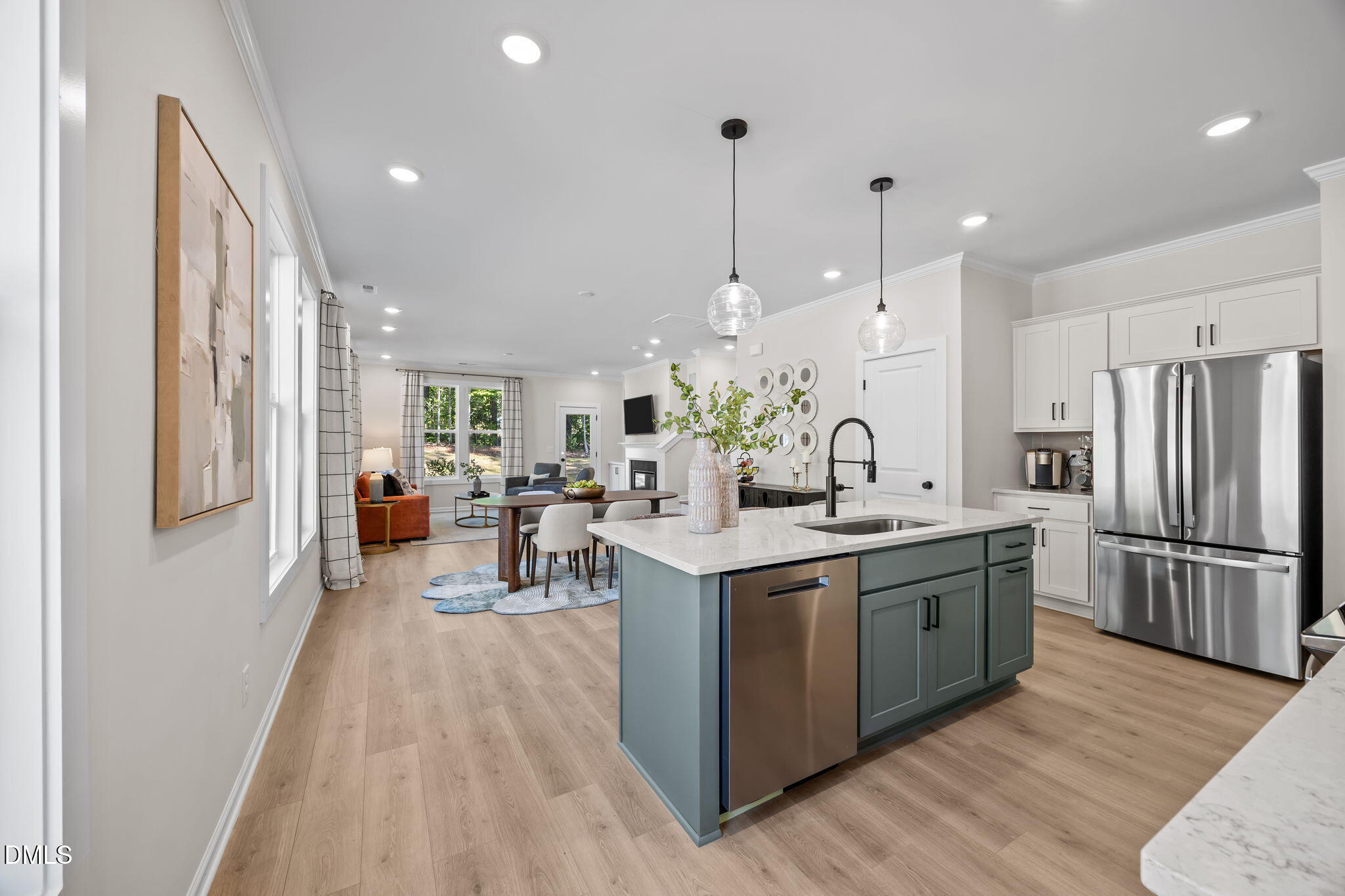 935 Selby Avenue Property Photo 8