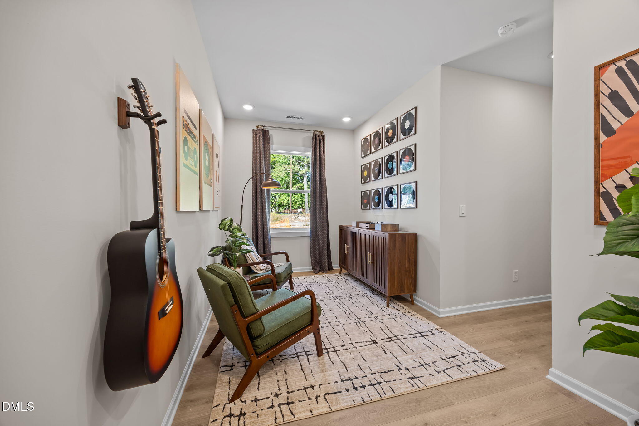 935 Selby Avenue Property Photo 13