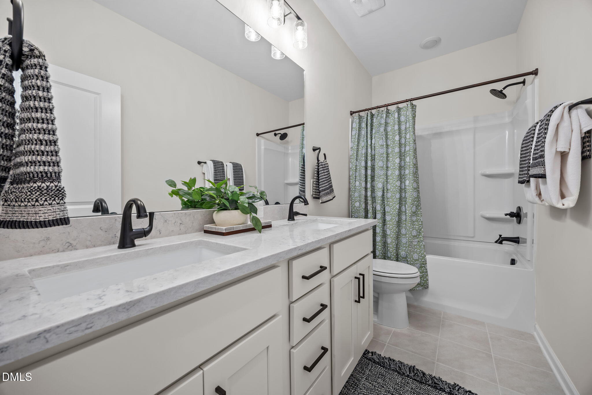 935 Selby Avenue Property Photo 19