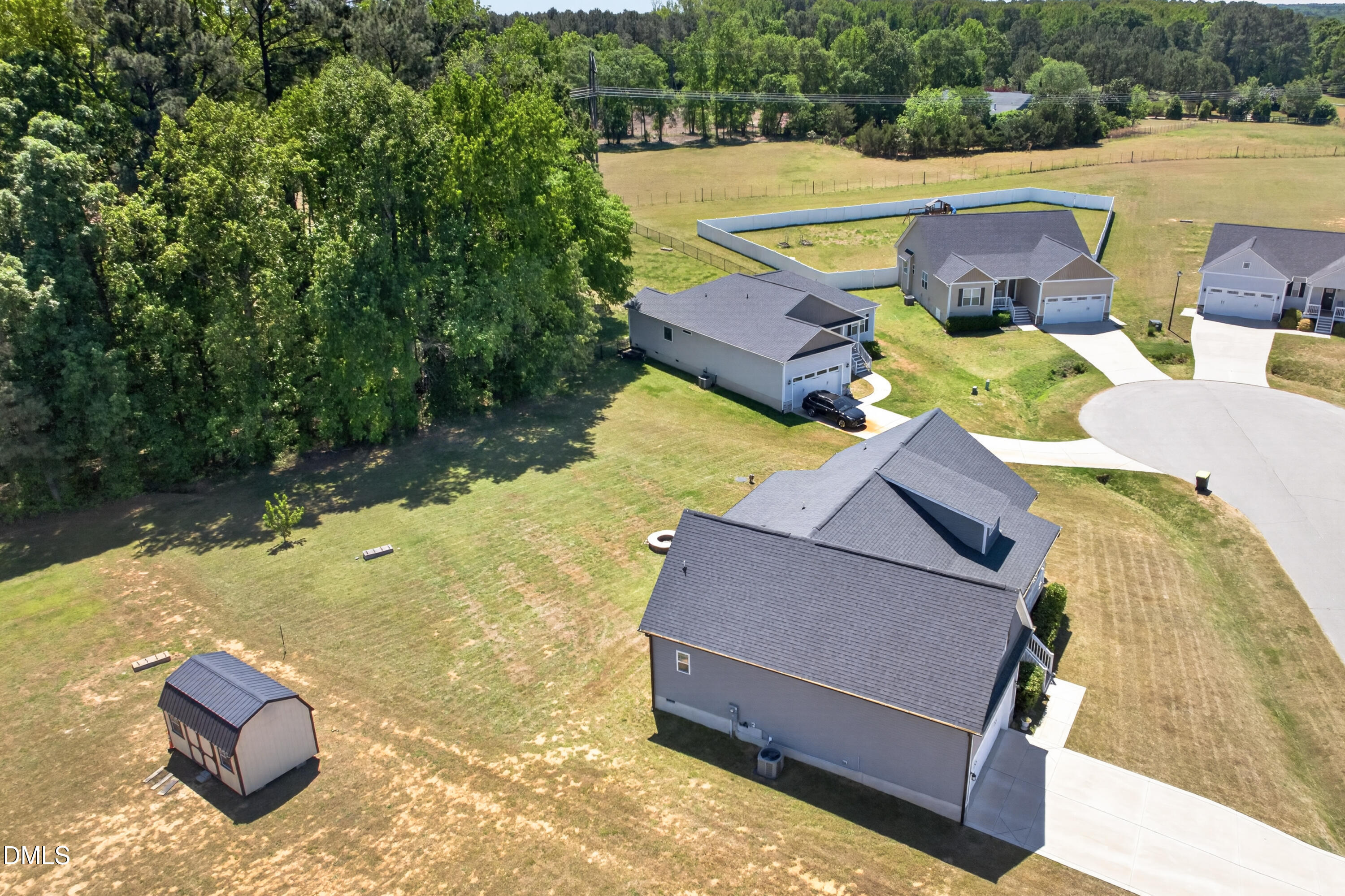 191 Stratocastor Drive Property Photo 31