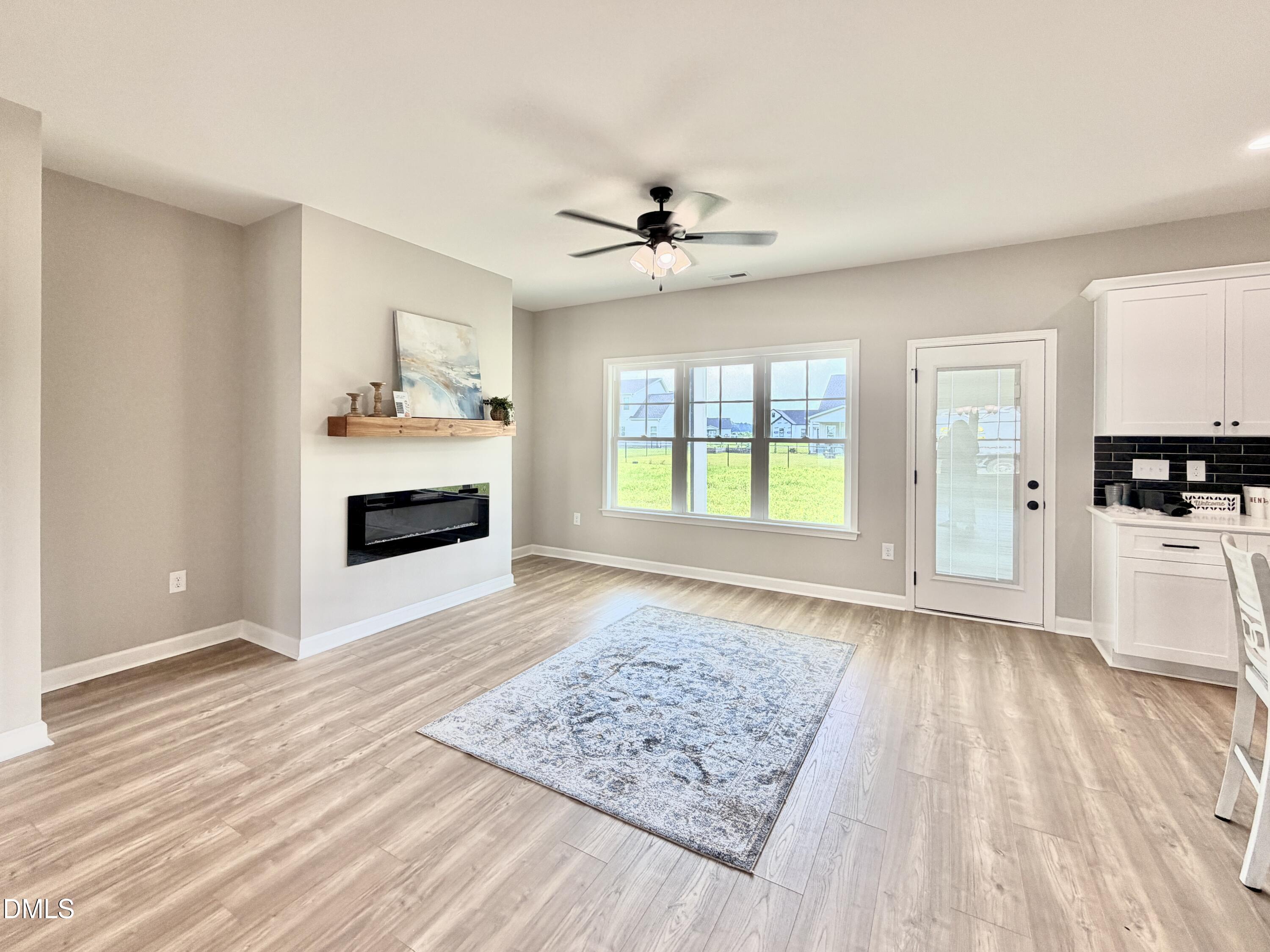 3731 Chatsworth Drive Property Photo 2