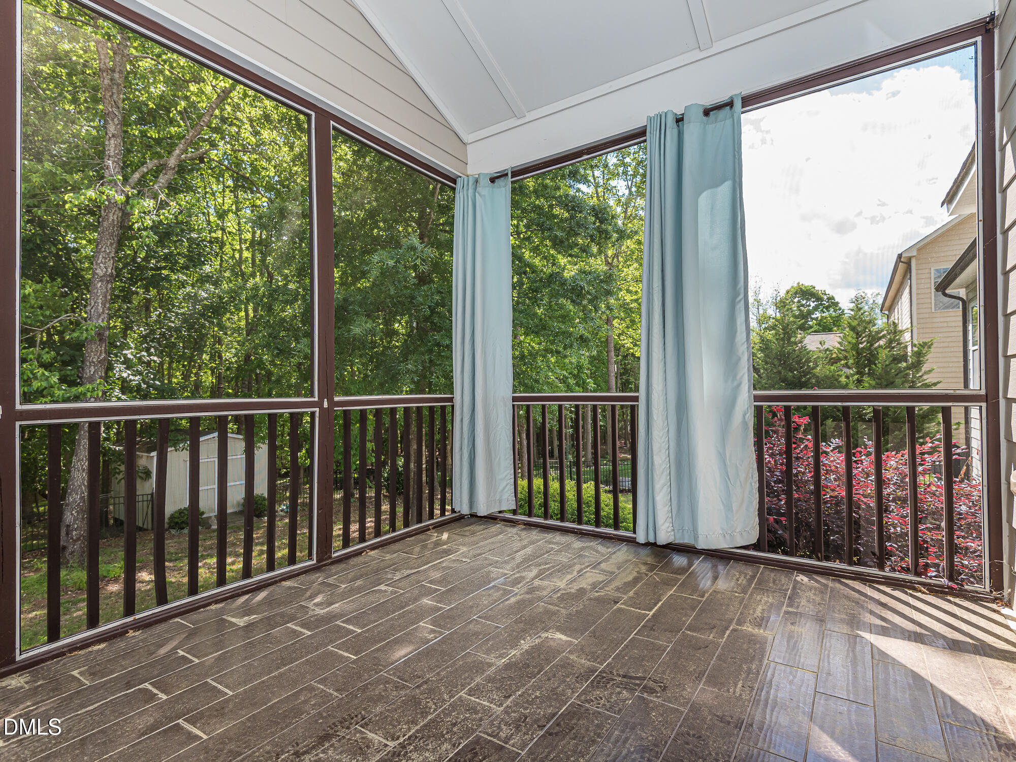 337 Shadowdale Lane Property Photo 4