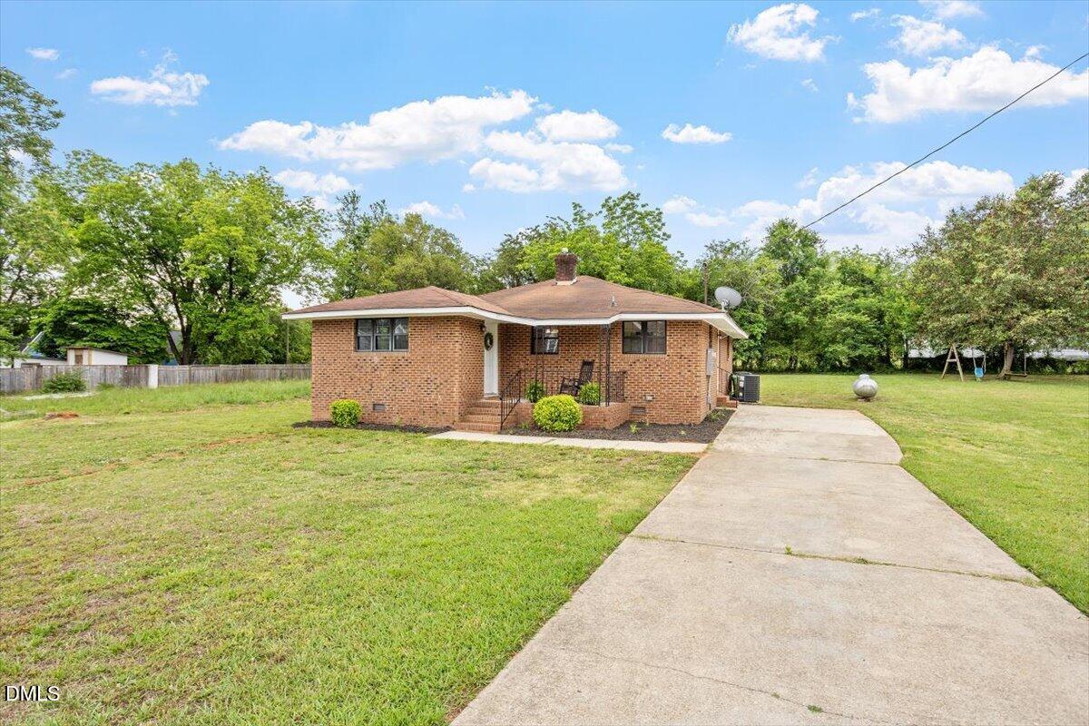 424 Como Drive Property Photo 5