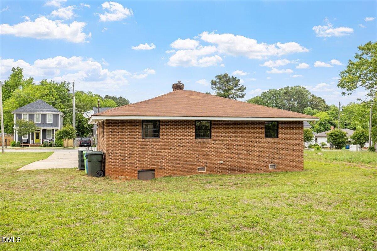 424 Como Drive Property Photo 6